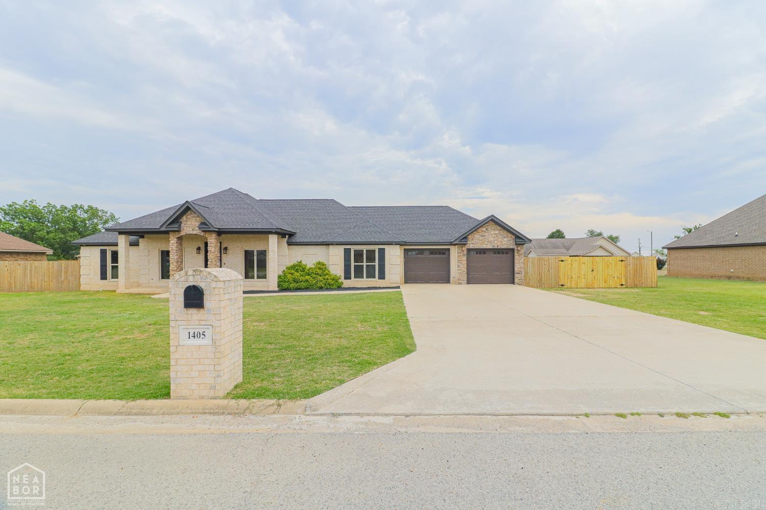 HOLDEN'S - Residential