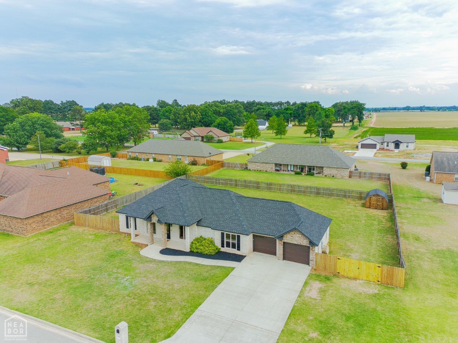 HOLDEN'S - Residential