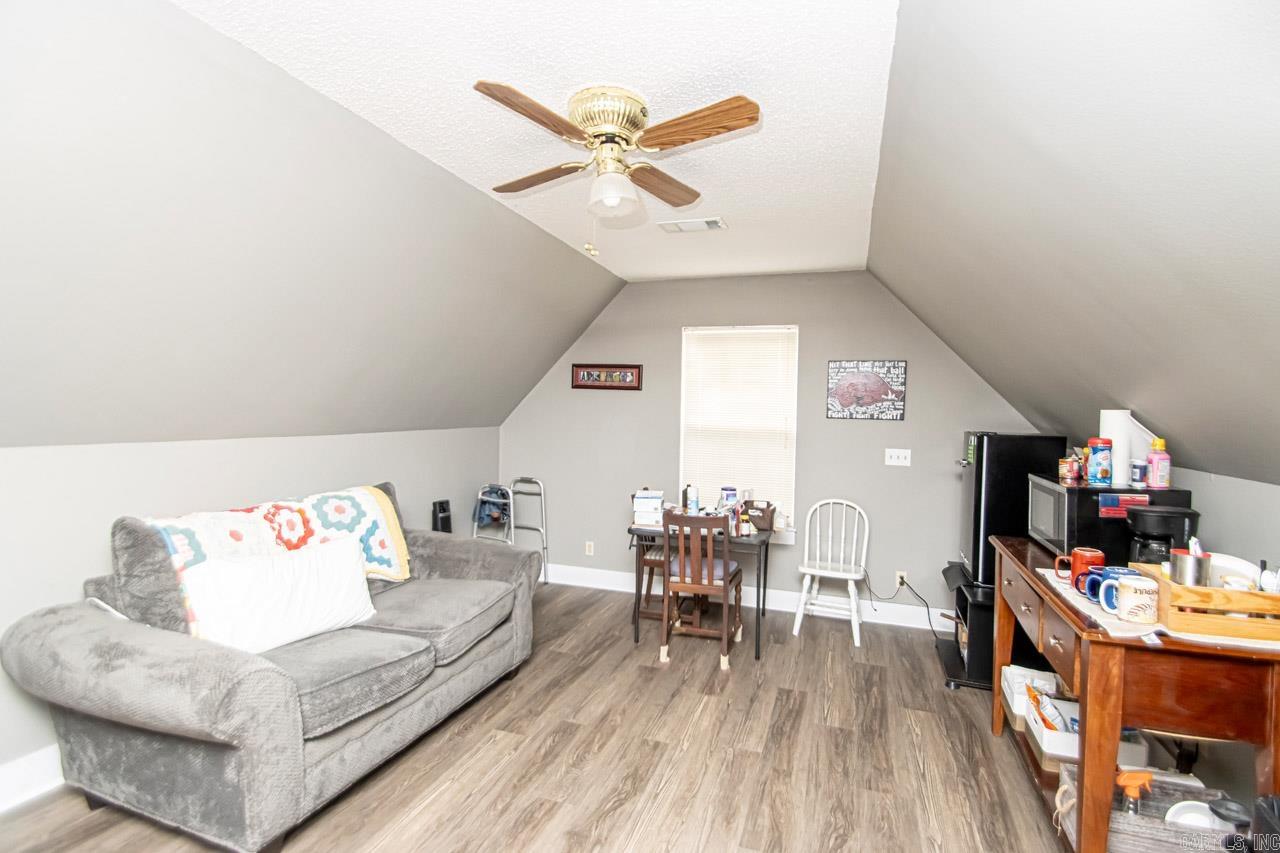 SHADY MEADOWS - Residential