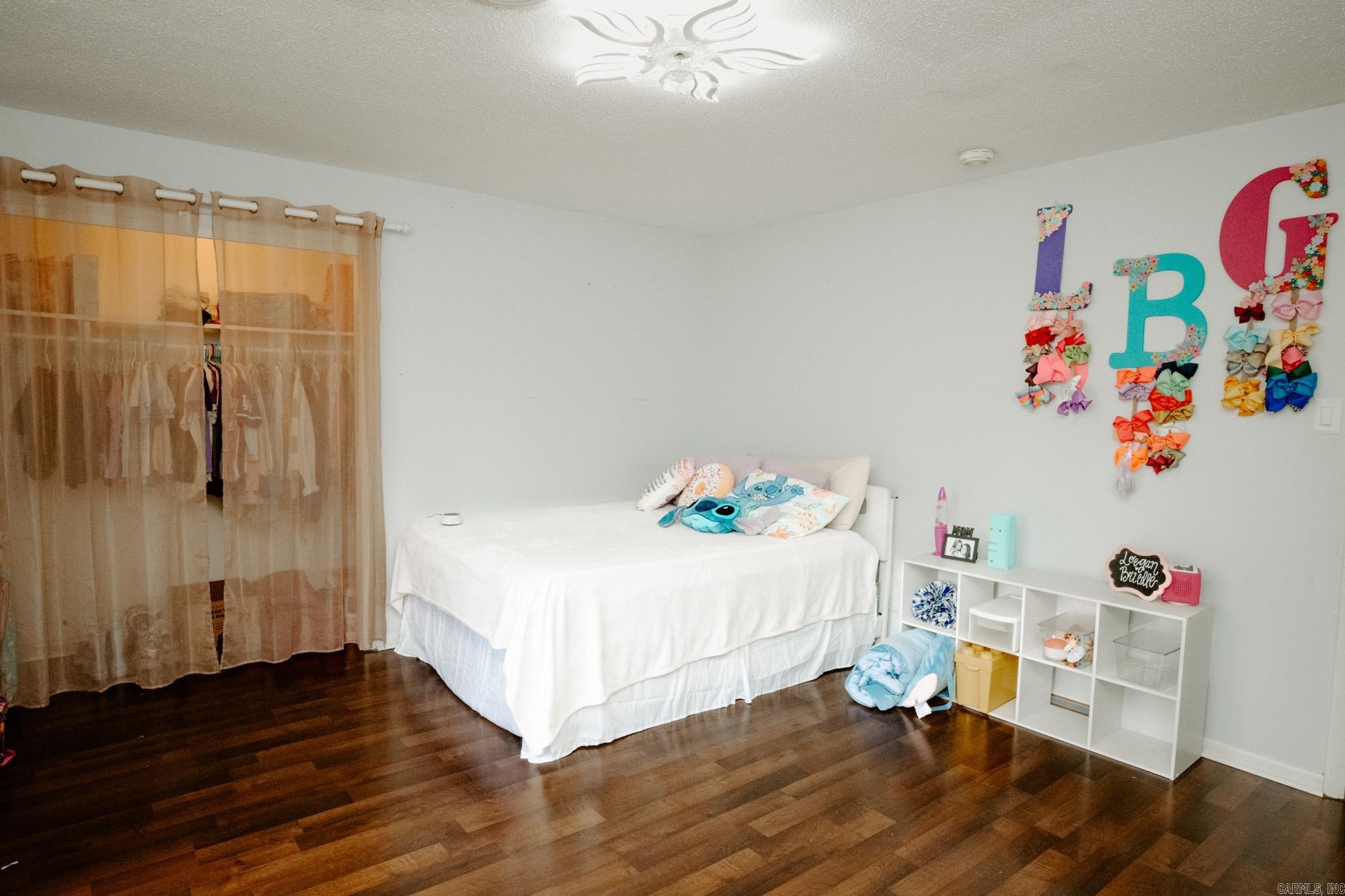 DARK FOREST PLACE - Residential