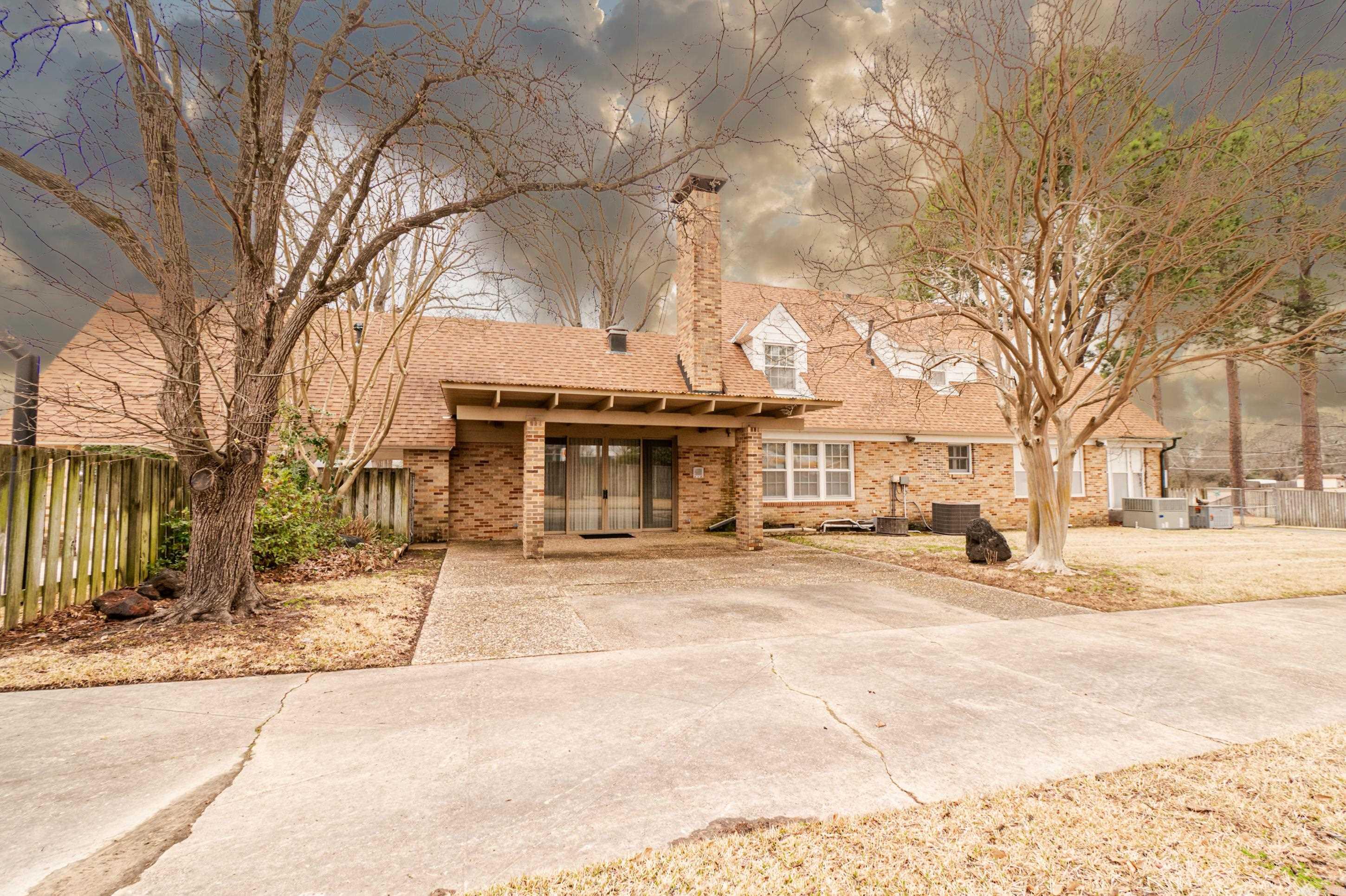 COMBS 2ND - Residential