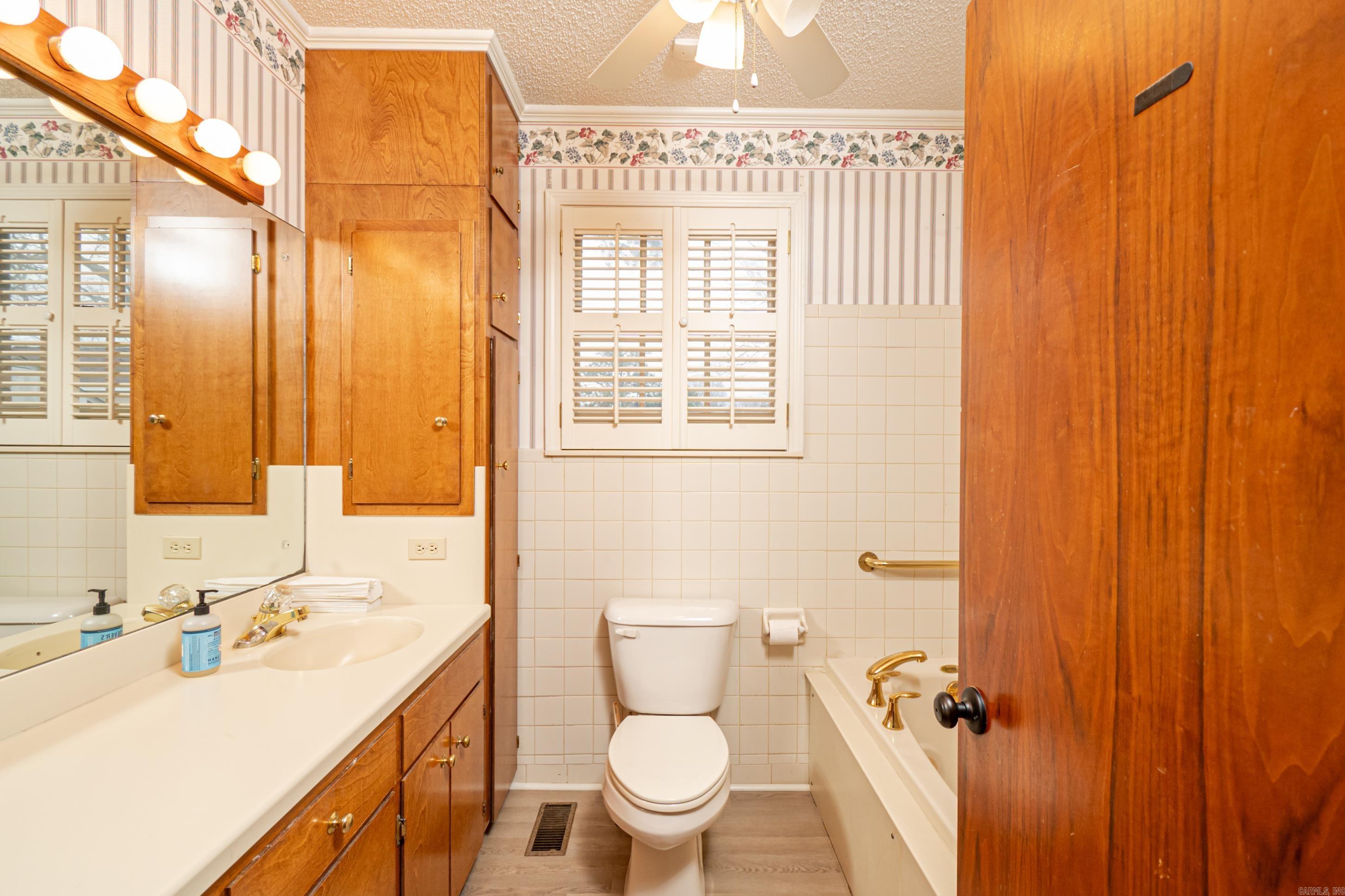 COMBS 2ND - Residential