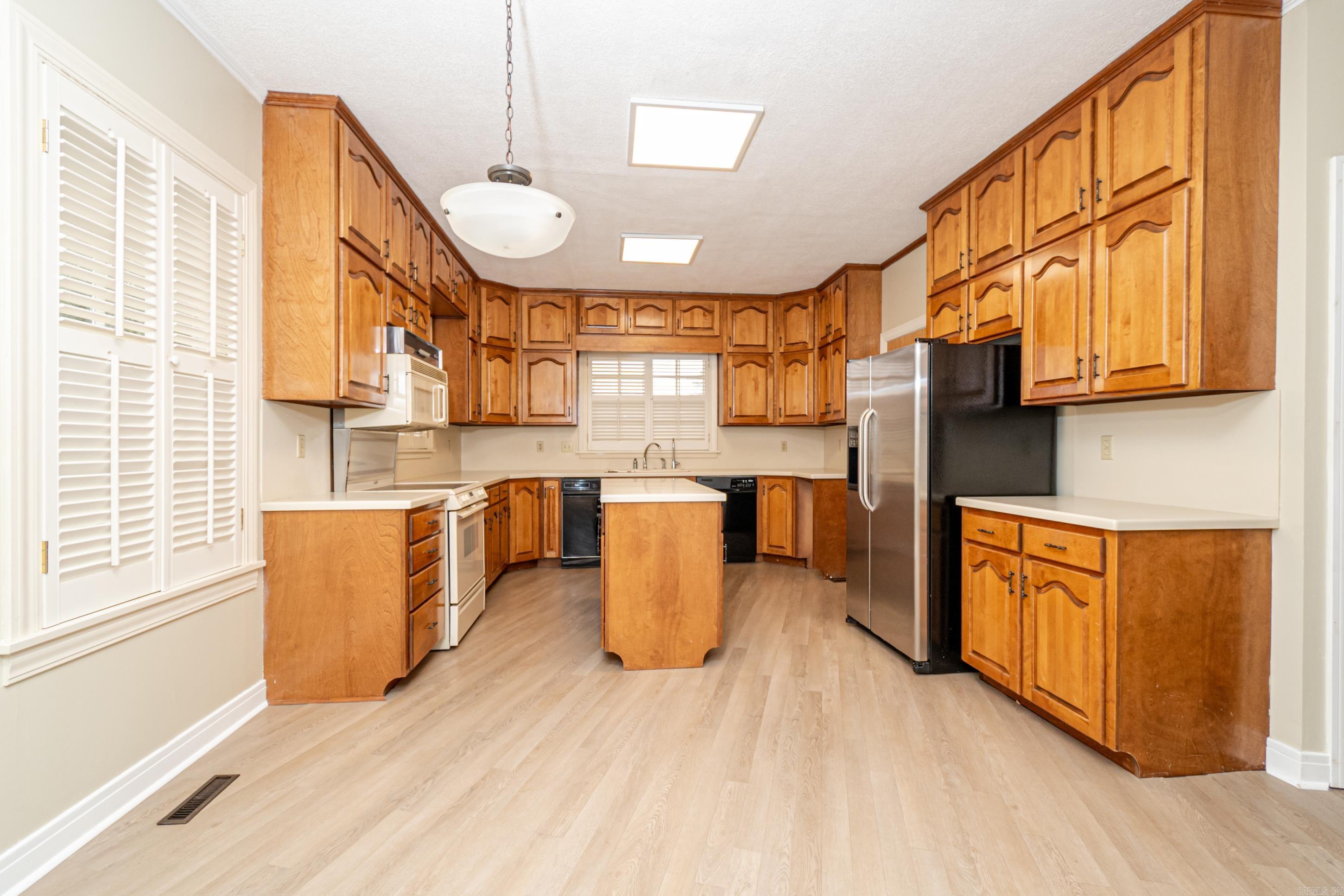 COMBS 2ND - Residential