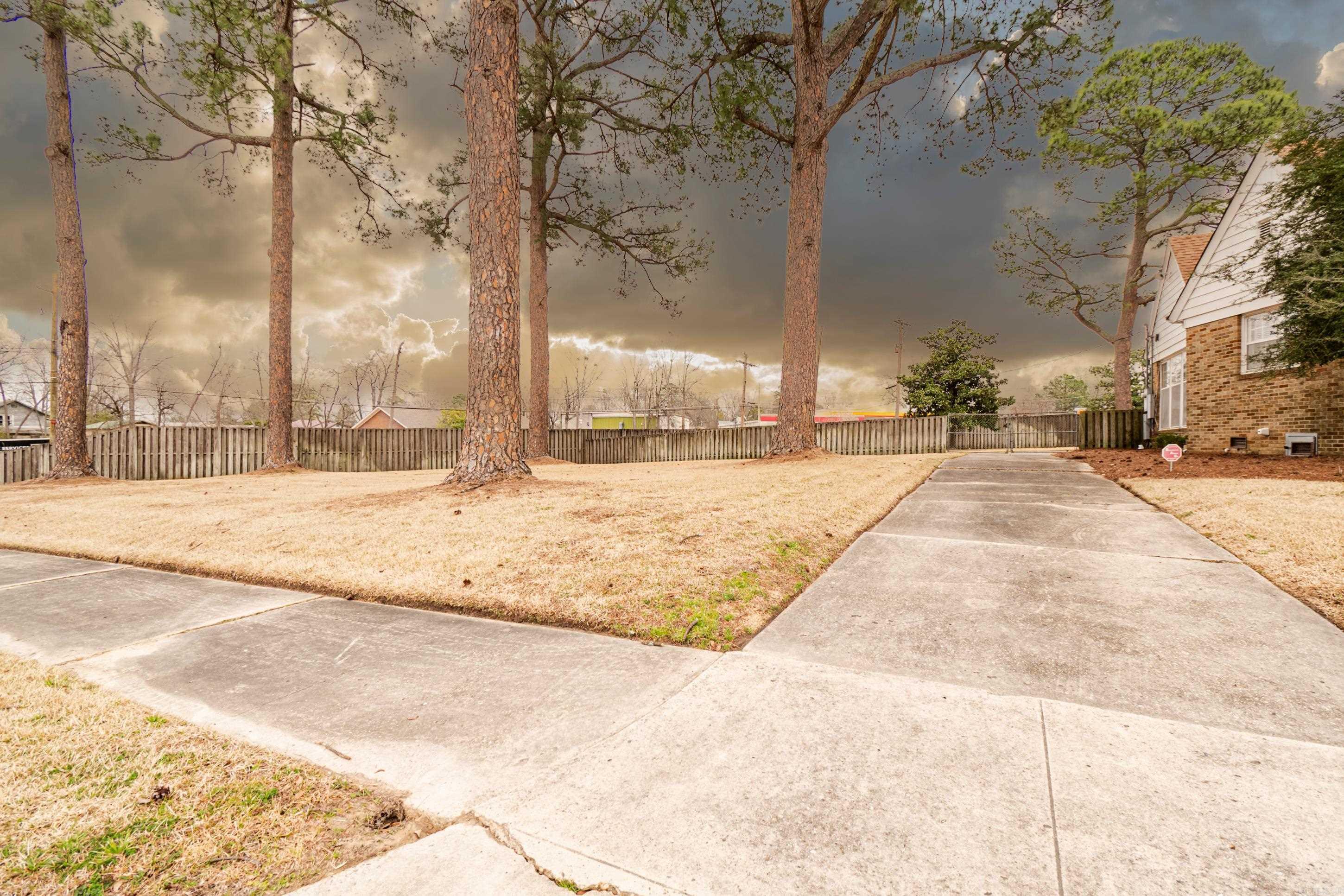 COMBS 2ND - Residential