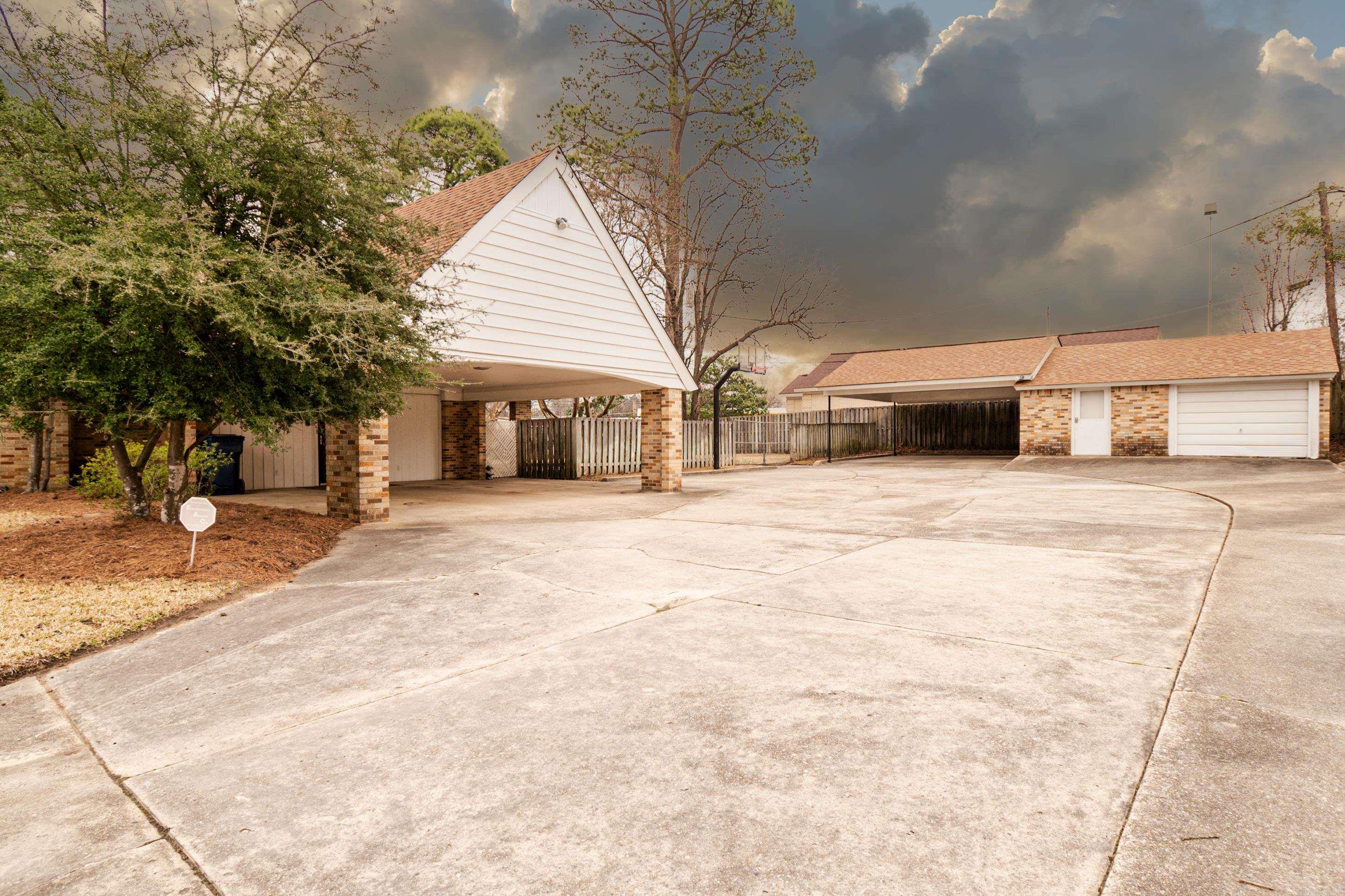 COMBS 2ND - Residential