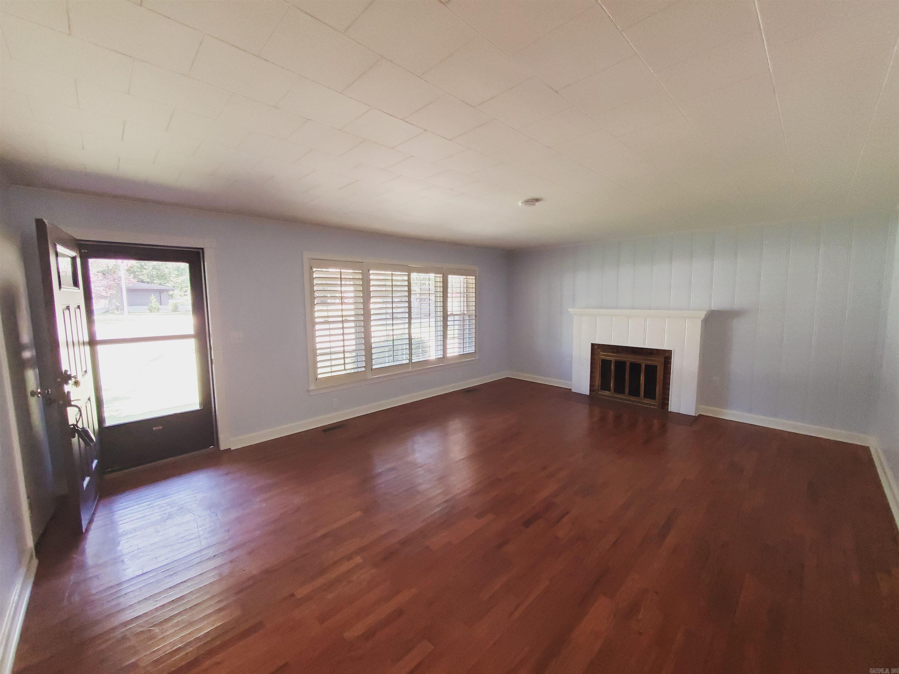 M&B PIGGOTT 2-20-8 - Residential