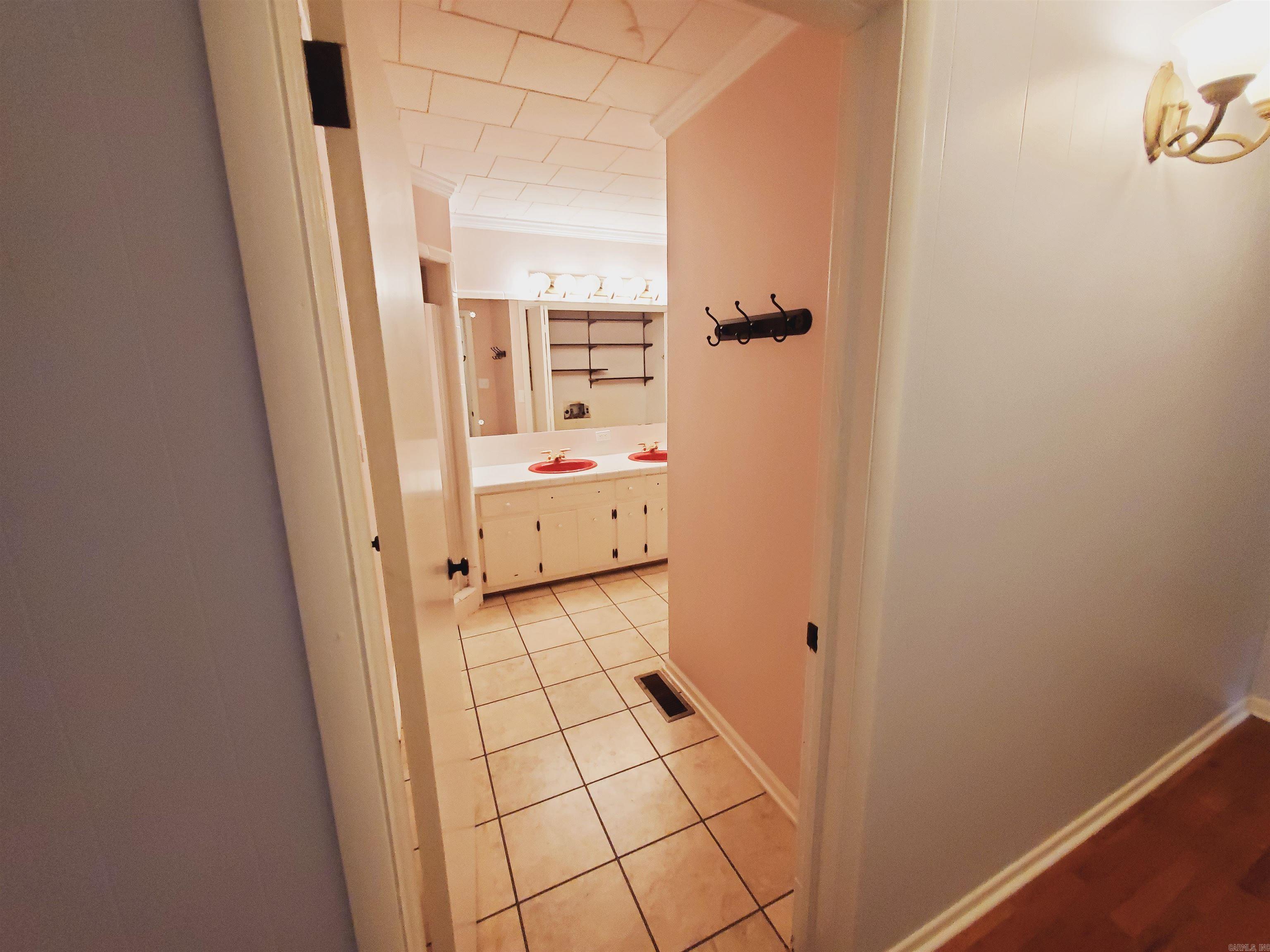 M&B PIGGOTT 2-20-8 - Residential
