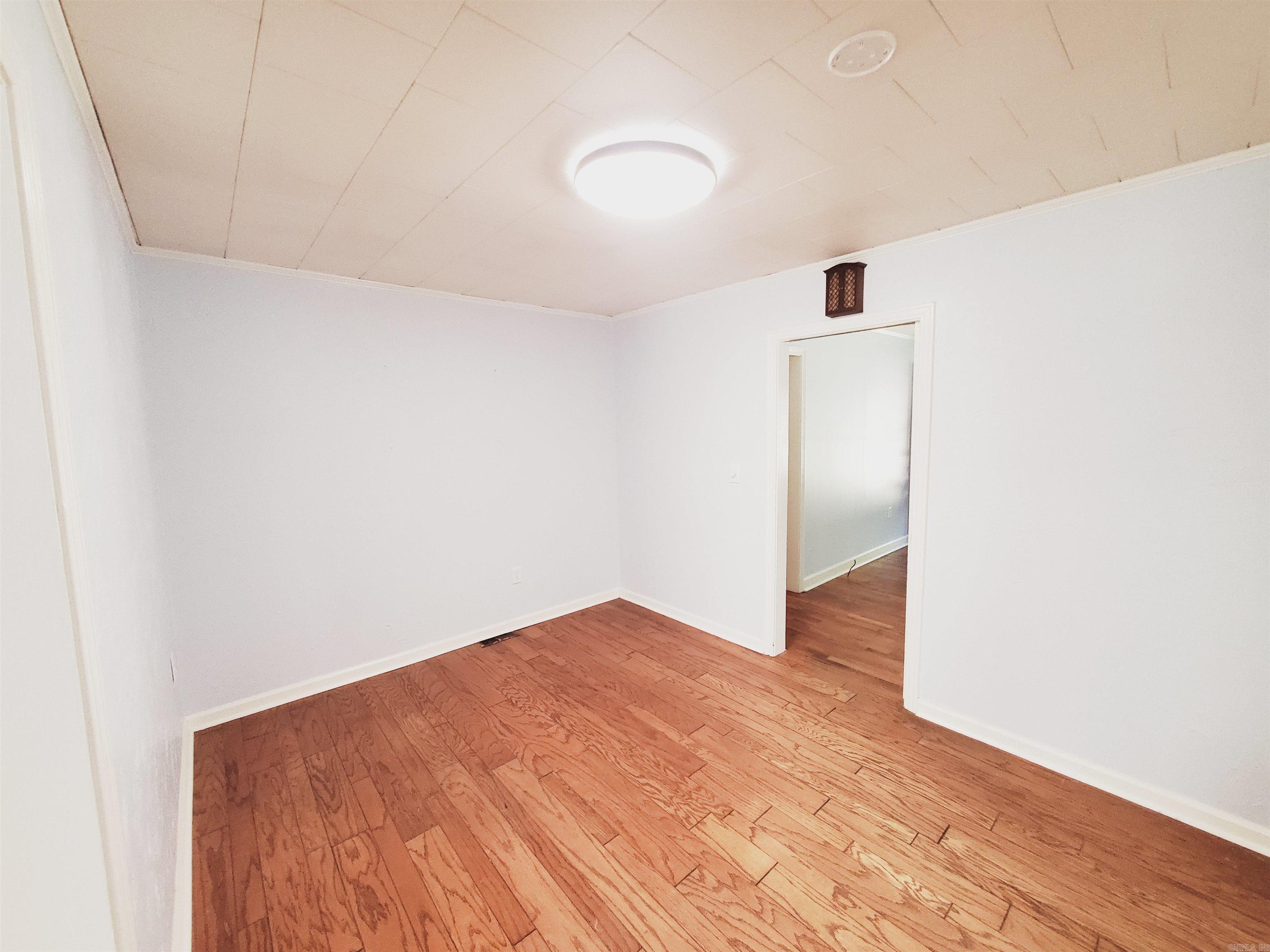 M&B PIGGOTT 2-20-8 - Residential