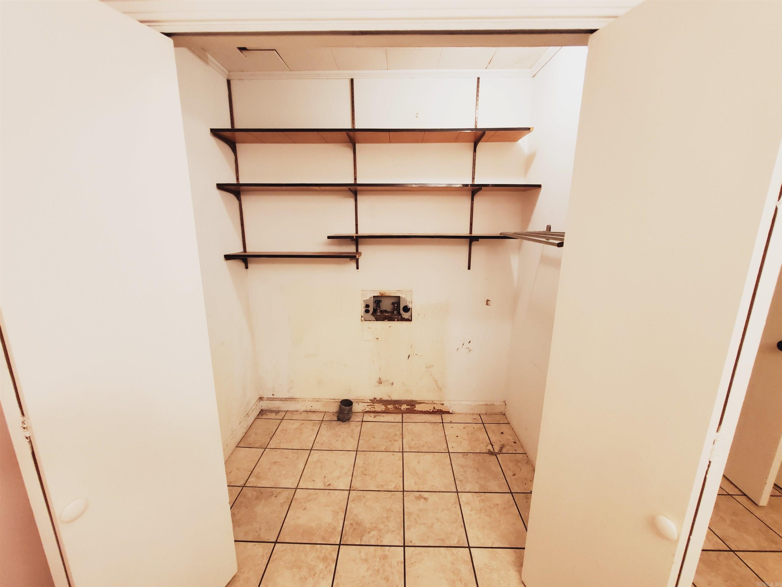 M&B PIGGOTT 2-20-8 - Residential