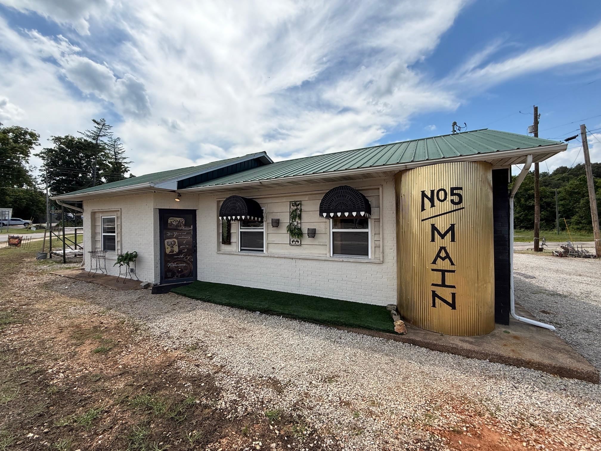 Mammoth Spring - Commercial Sale