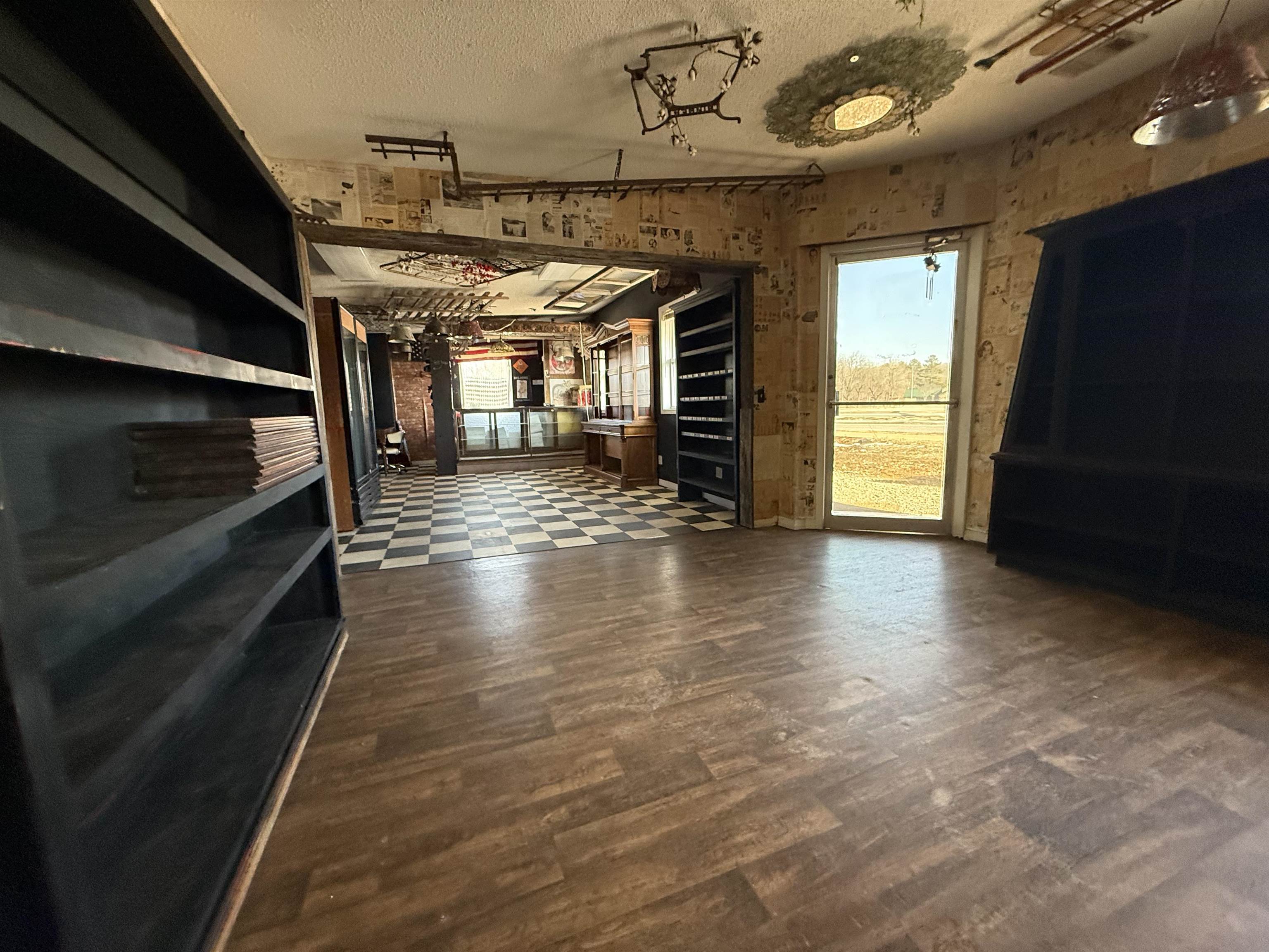 Mammoth Spring - Commercial Sale