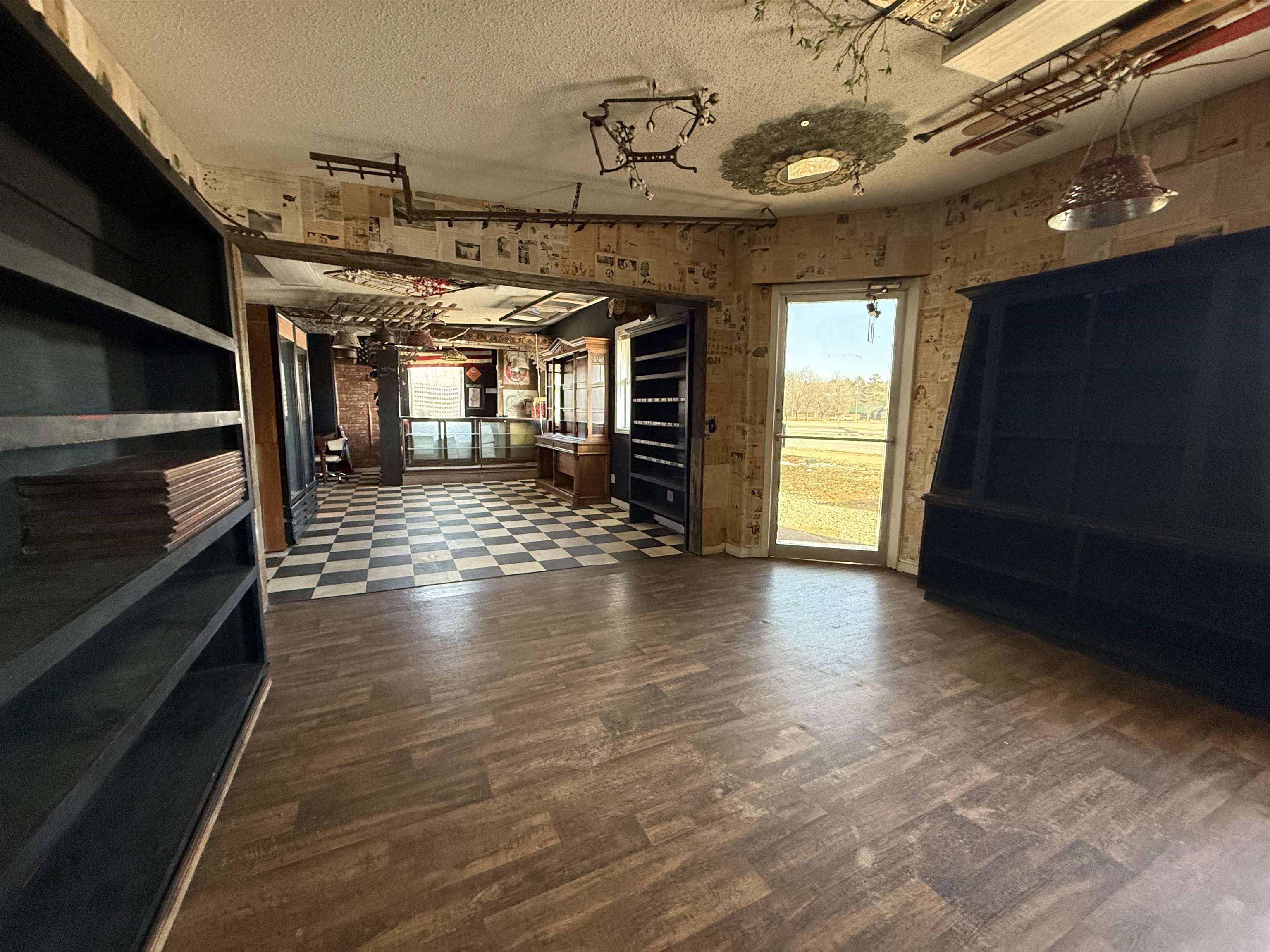 Mammoth Spring - Commercial Sale