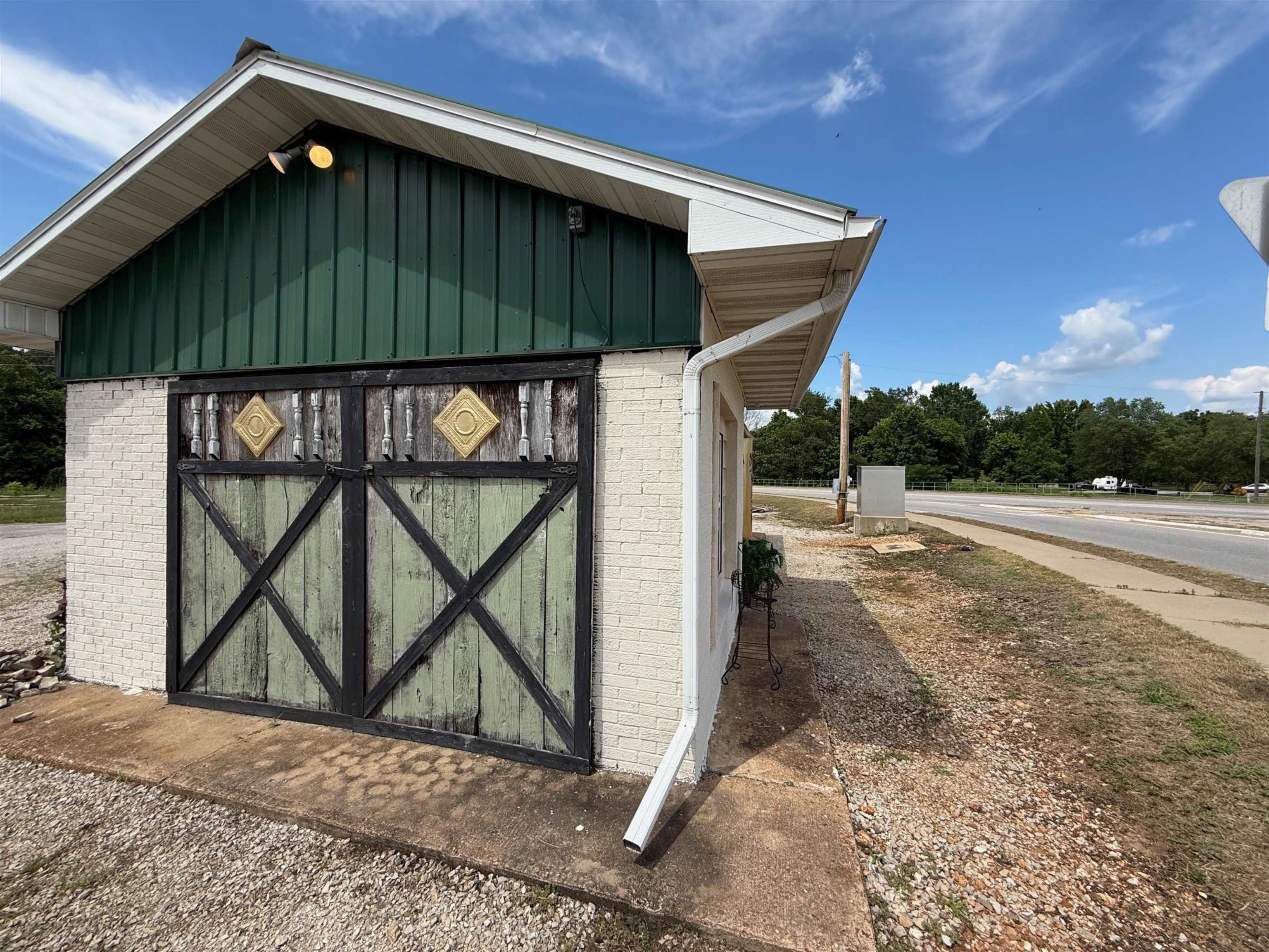 Mammoth Spring - Commercial Sale