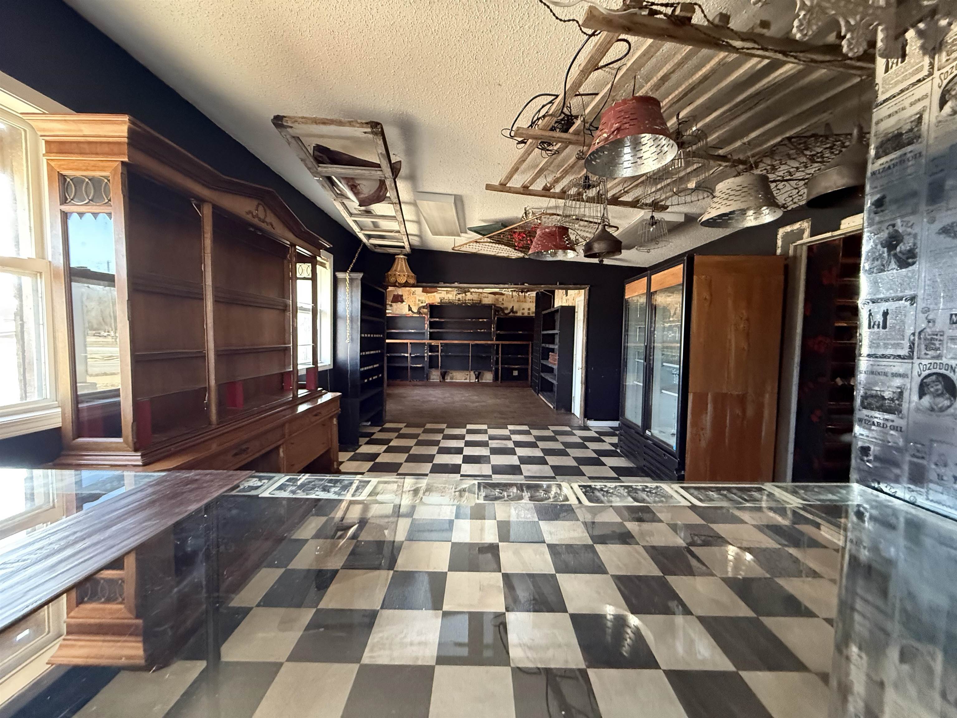 Mammoth Spring - Commercial Sale