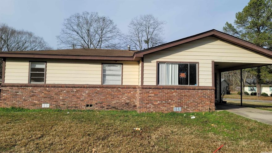 Available for rent: 3 bedroom 1.5 bath home. Lease terms $725 deposit, $40 application fee. Apply online at c21prjxrentals.com