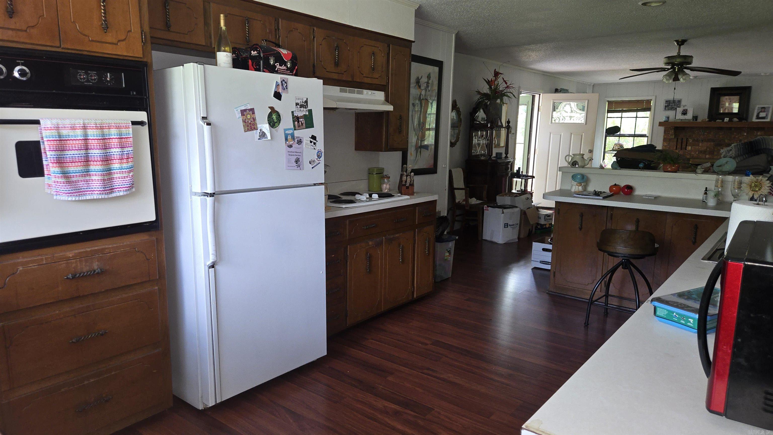 GLAZY PEAU ACRES - Residential