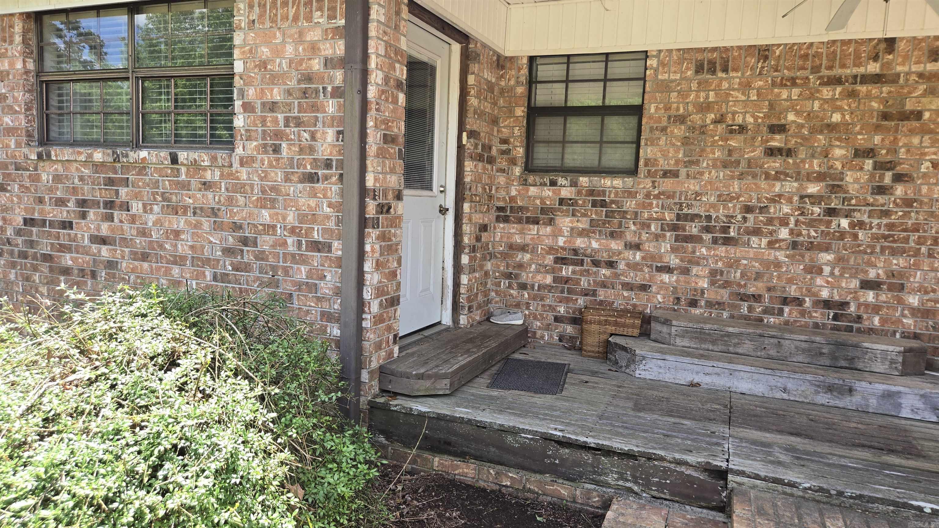 GLAZY PEAU ACRES - Residential