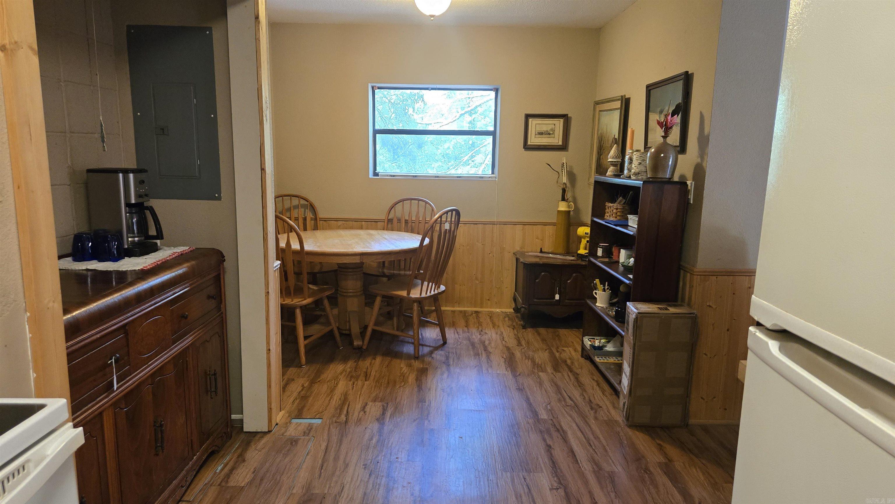 GLAZY PEAU ACRES - Residential