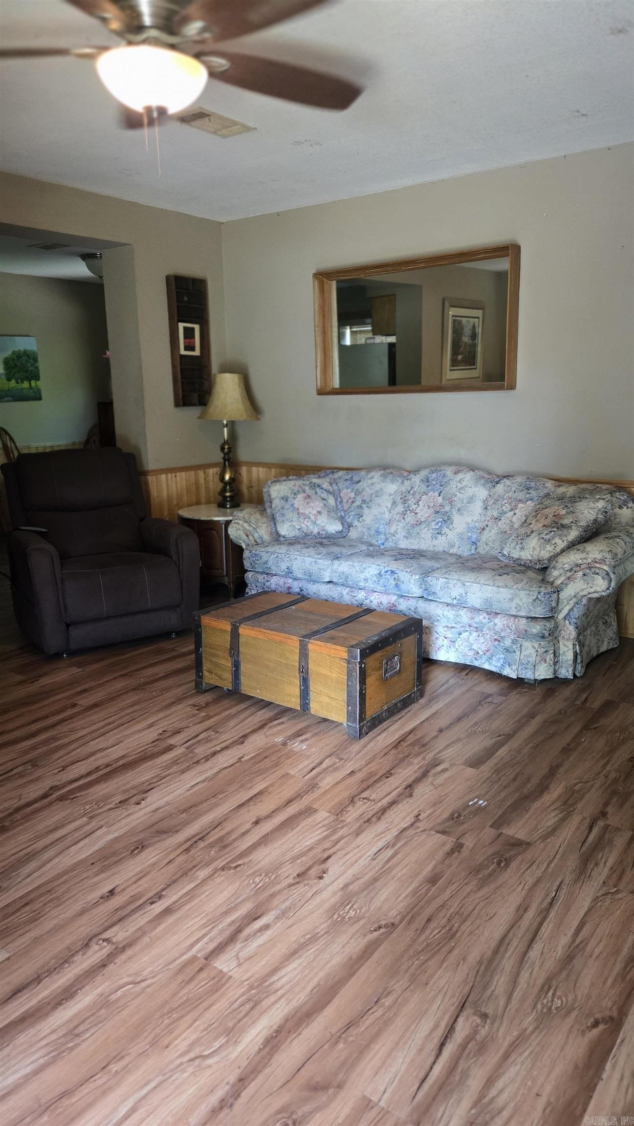 GLAZY PEAU ACRES - Residential