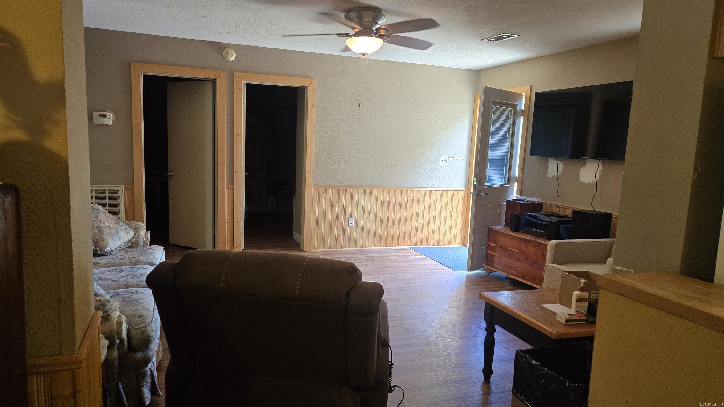GLAZY PEAU ACRES - Residential