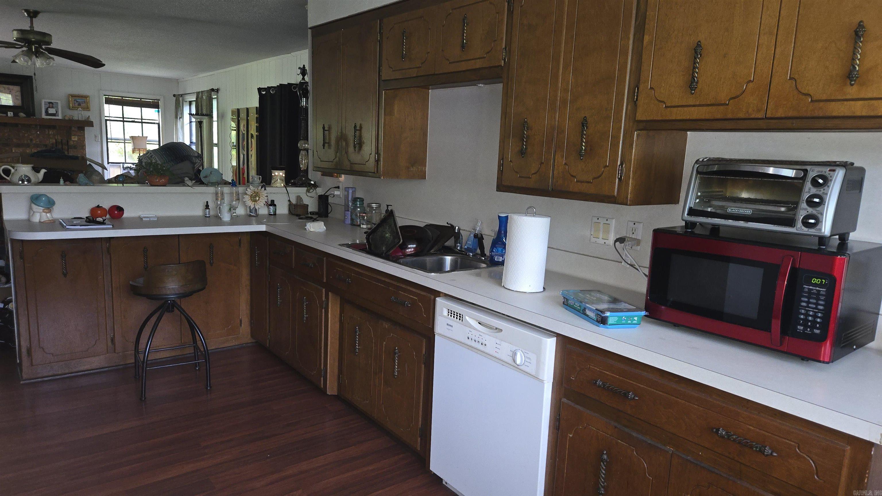 GLAZY PEAU ACRES - Residential