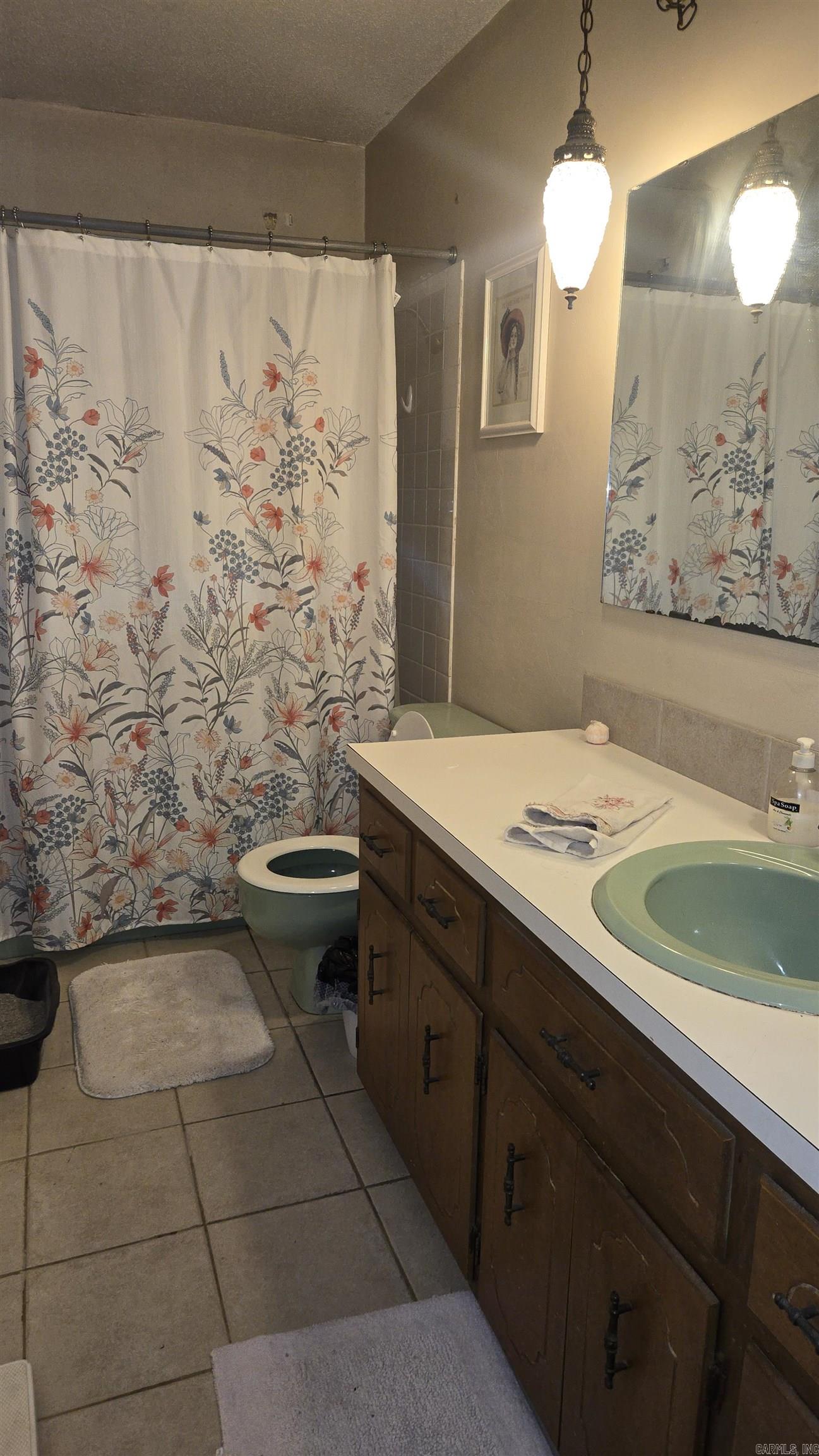 GLAZY PEAU ACRES - Residential