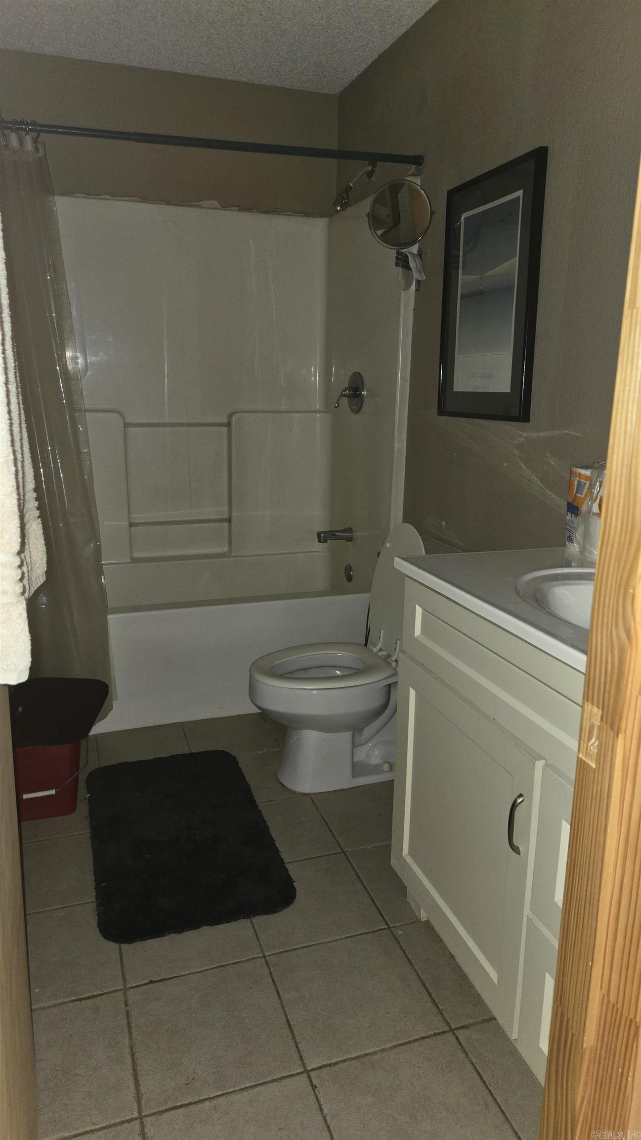 GLAZY PEAU ACRES - Residential