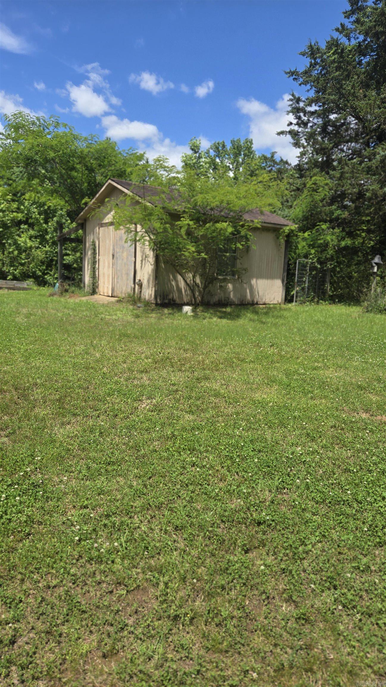 GLAZY PEAU ACRES - Residential