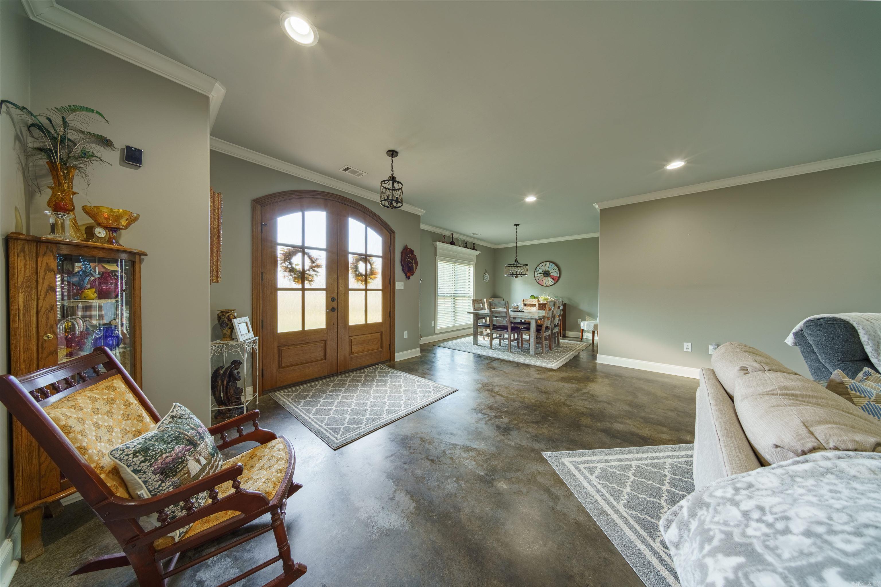 COUNTRY CLUB ESTATES - Residential