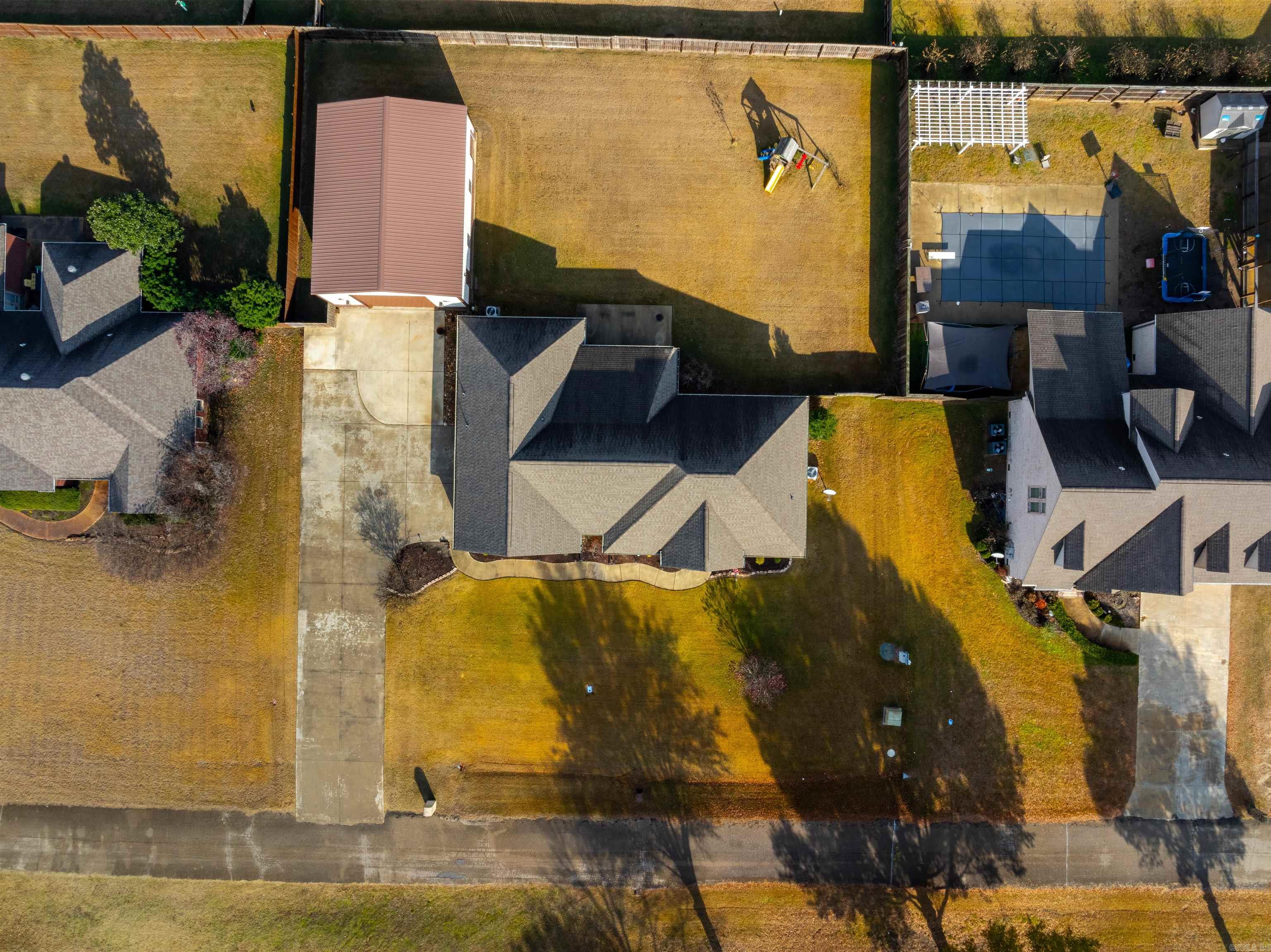 COUNTRY CLUB ESTATES - Residential