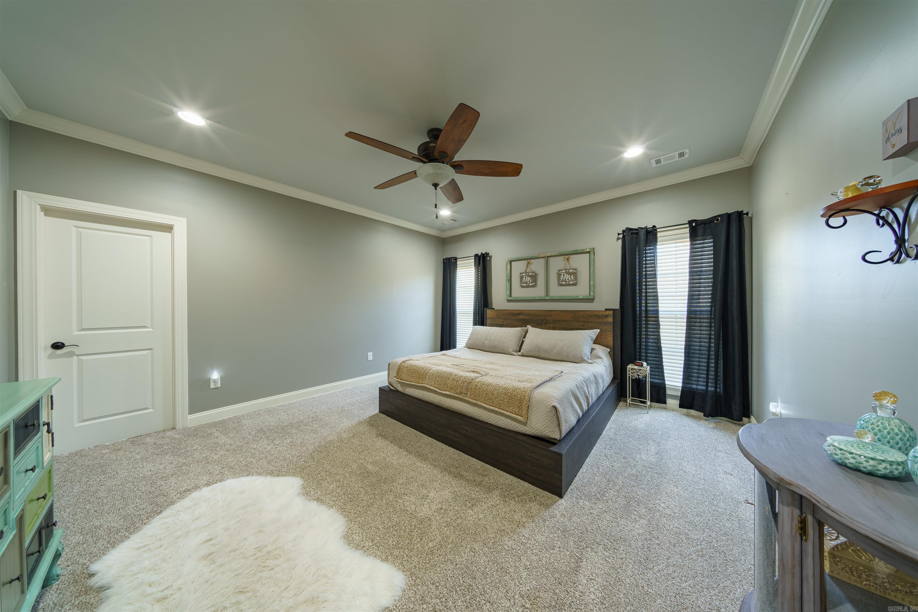 COUNTRY CLUB ESTATES - Residential