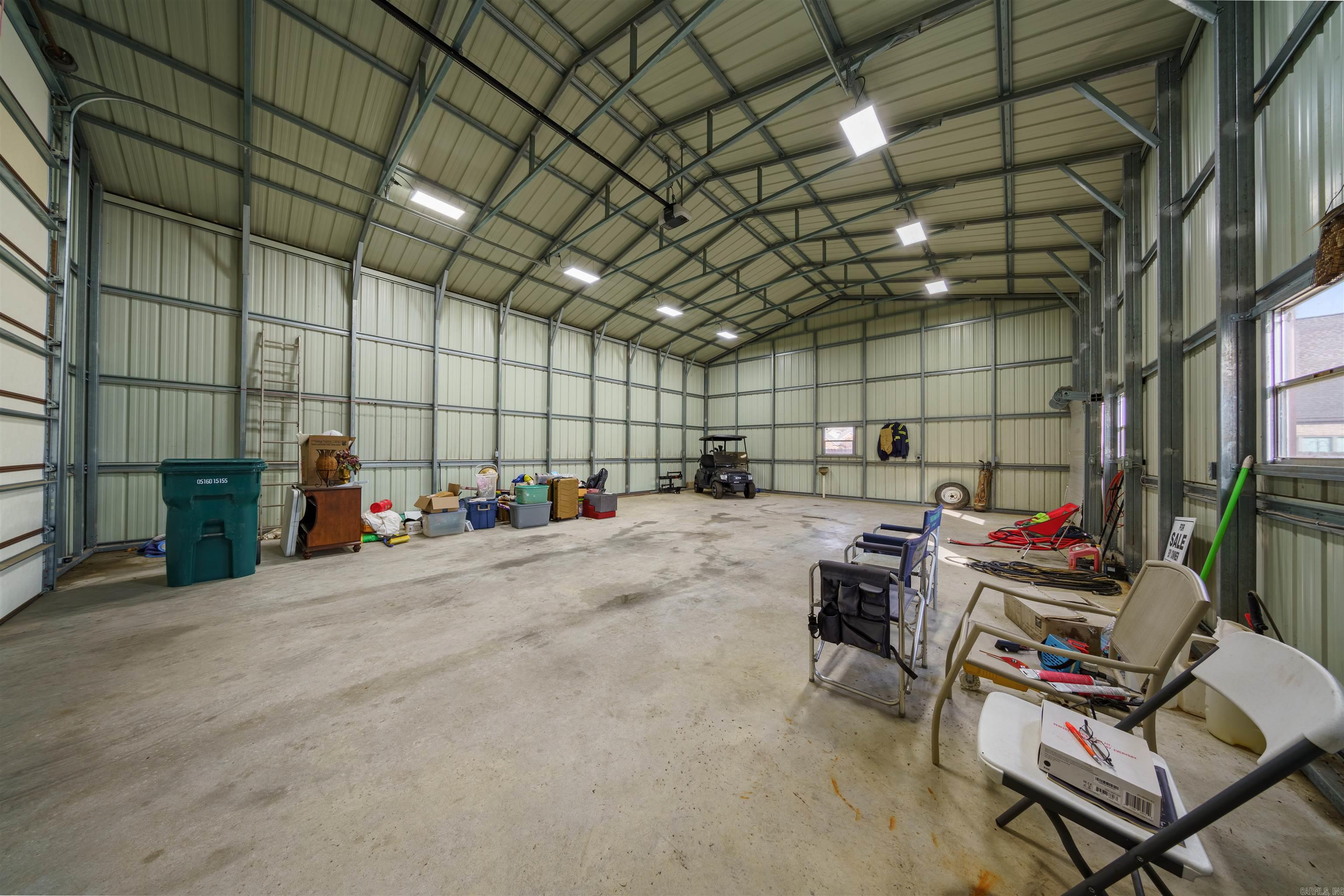 COUNTRY CLUB ESTATES - Residential