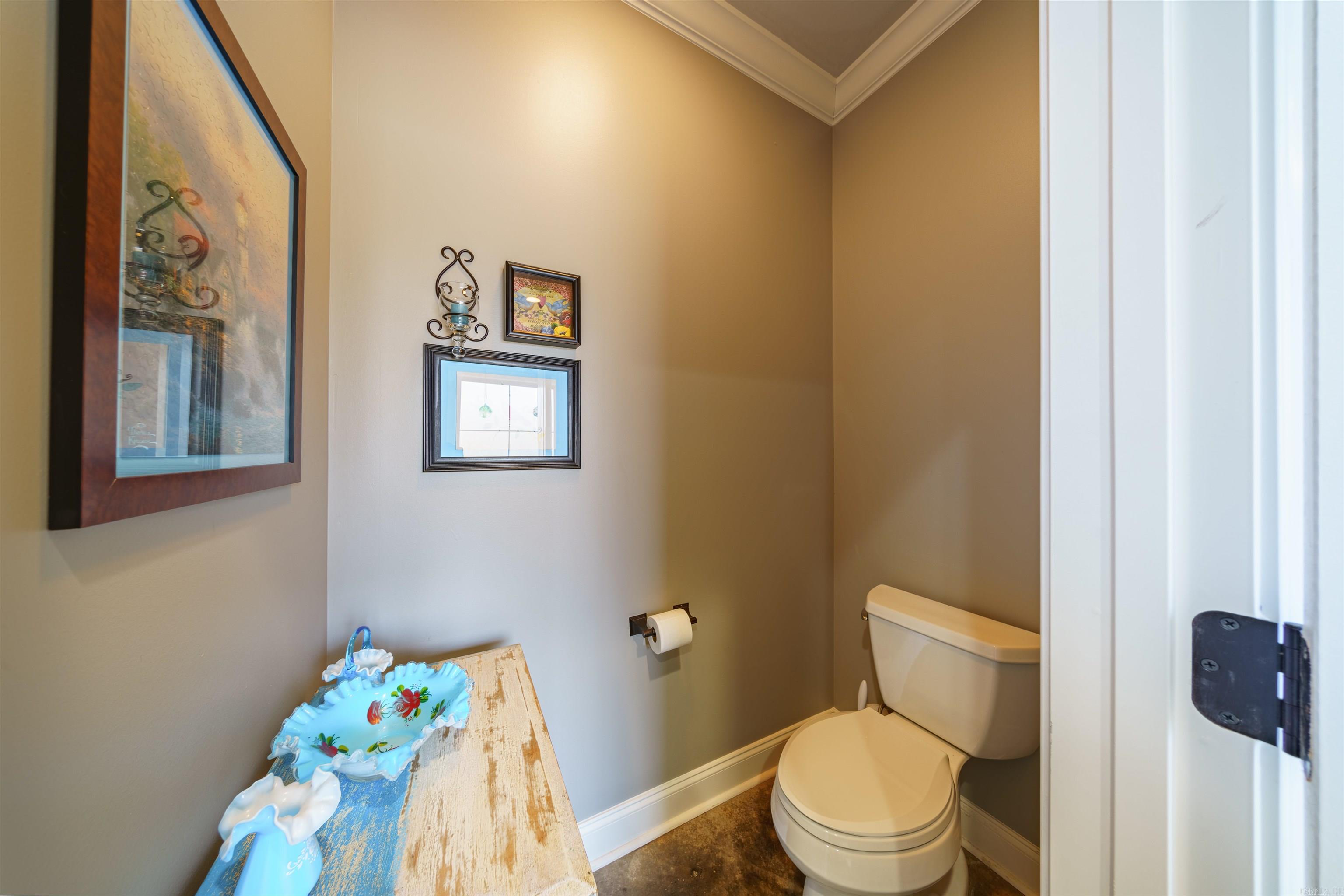 COUNTRY CLUB ESTATES - Residential