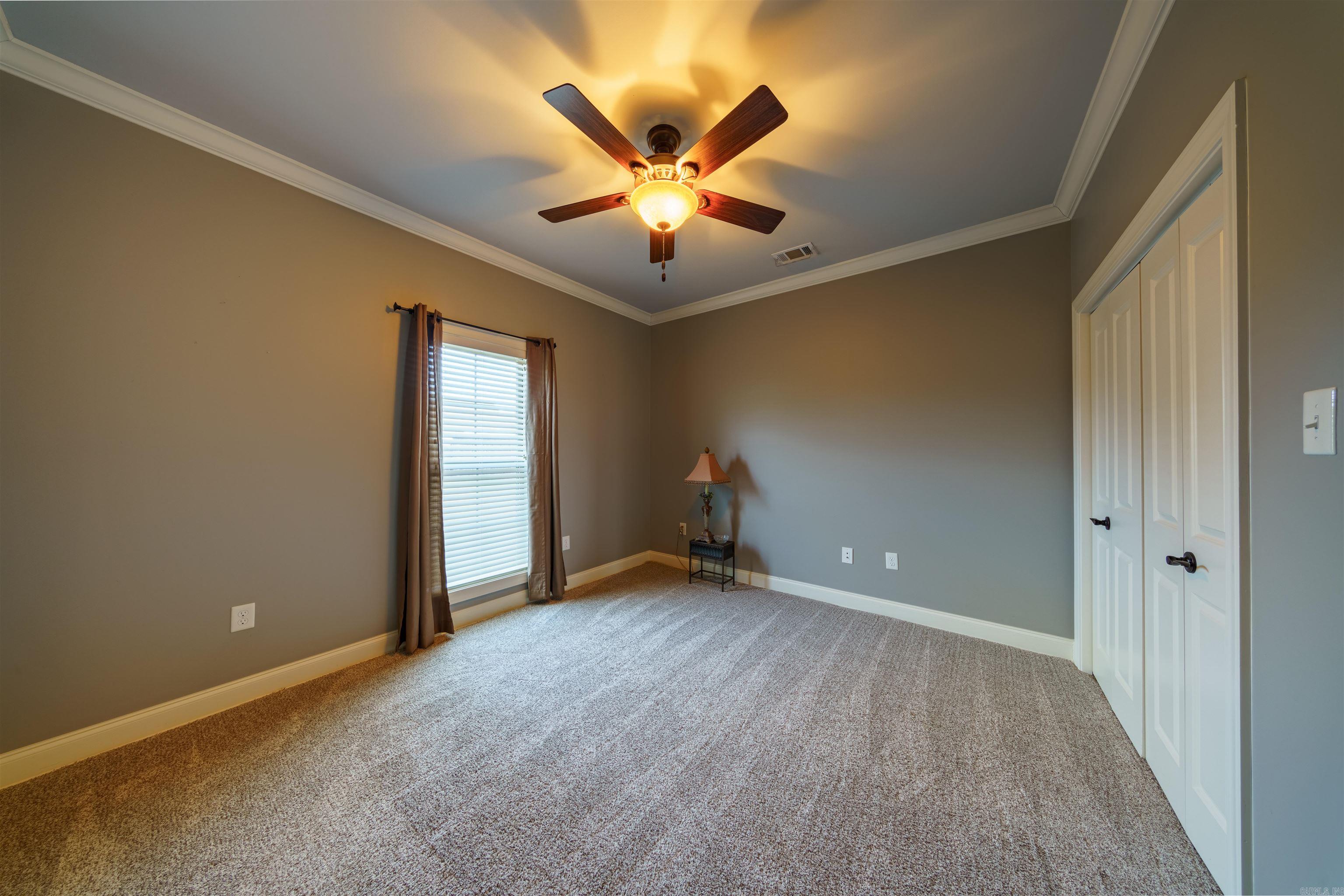 COUNTRY CLUB ESTATES - Residential