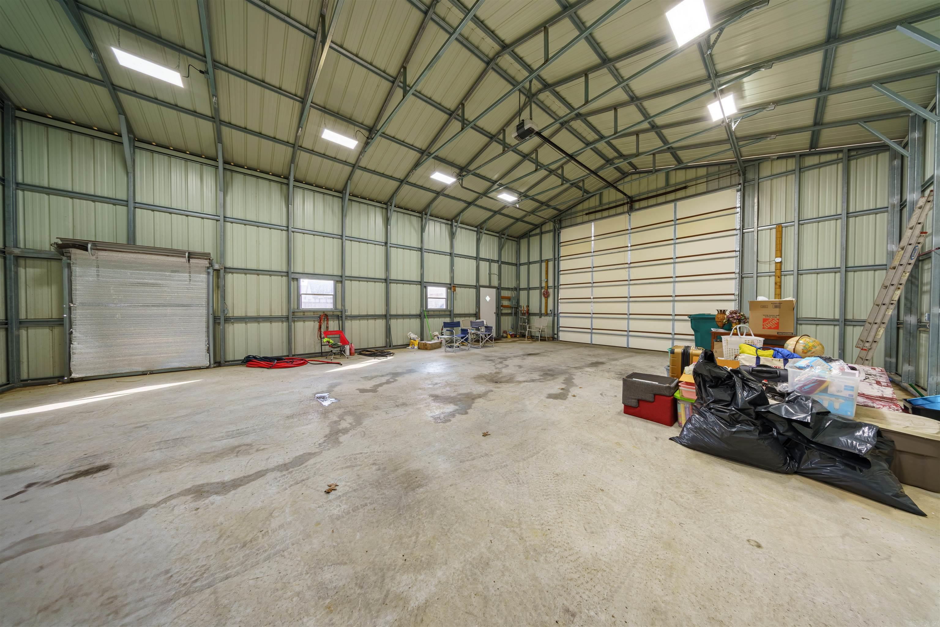 COUNTRY CLUB ESTATES - Residential