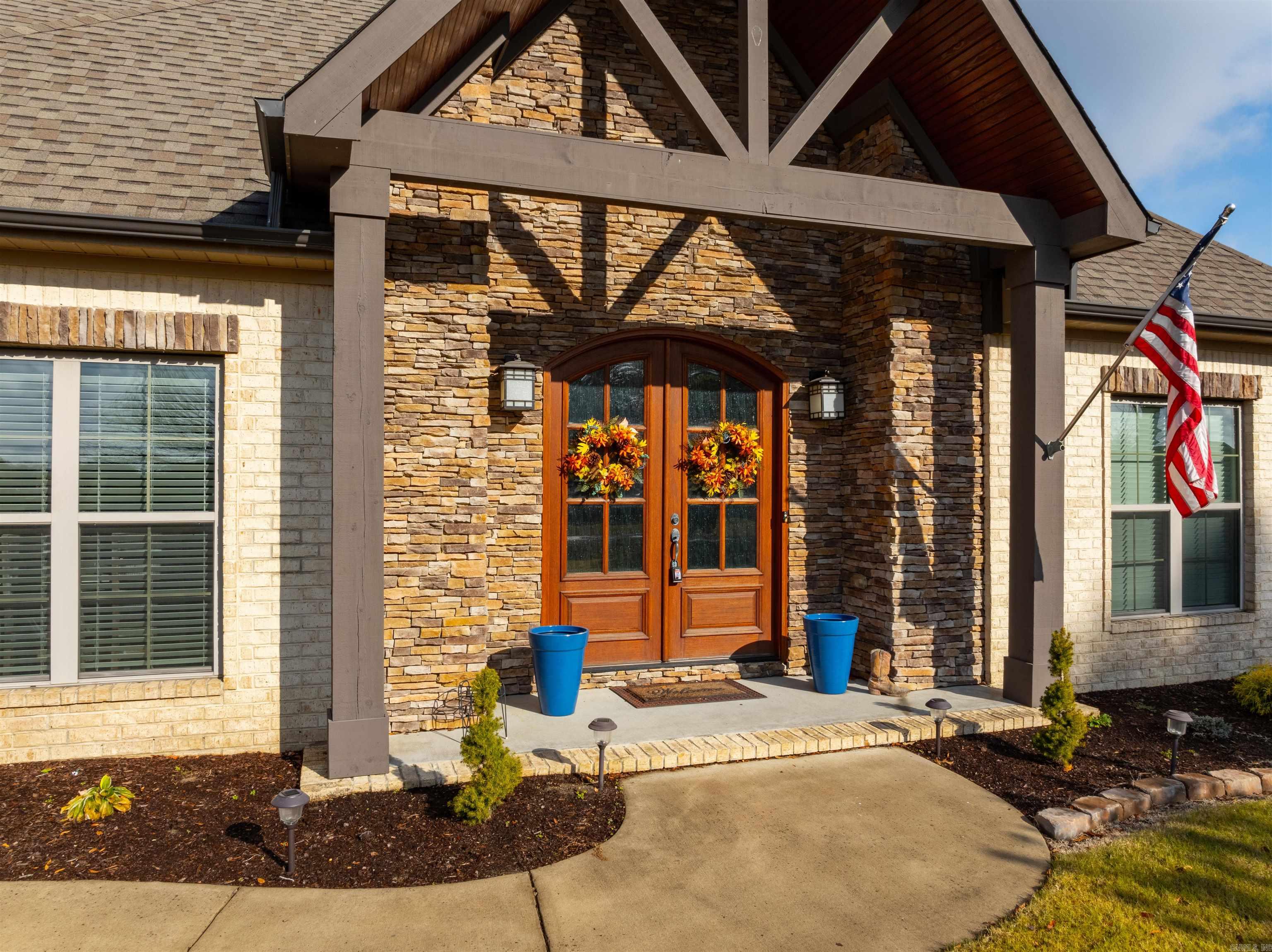 COUNTRY CLUB ESTATES - Residential