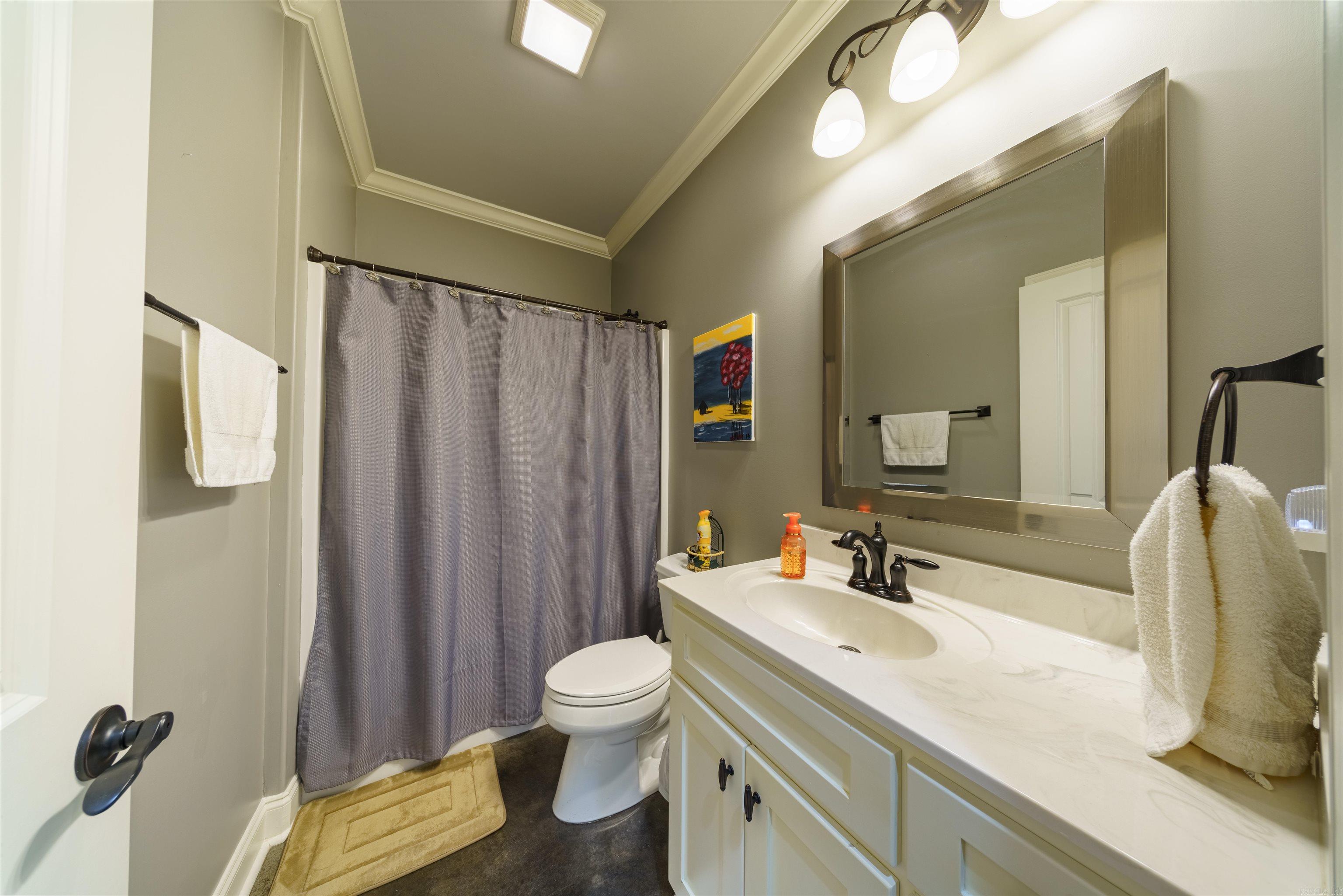 COUNTRY CLUB ESTATES - Residential