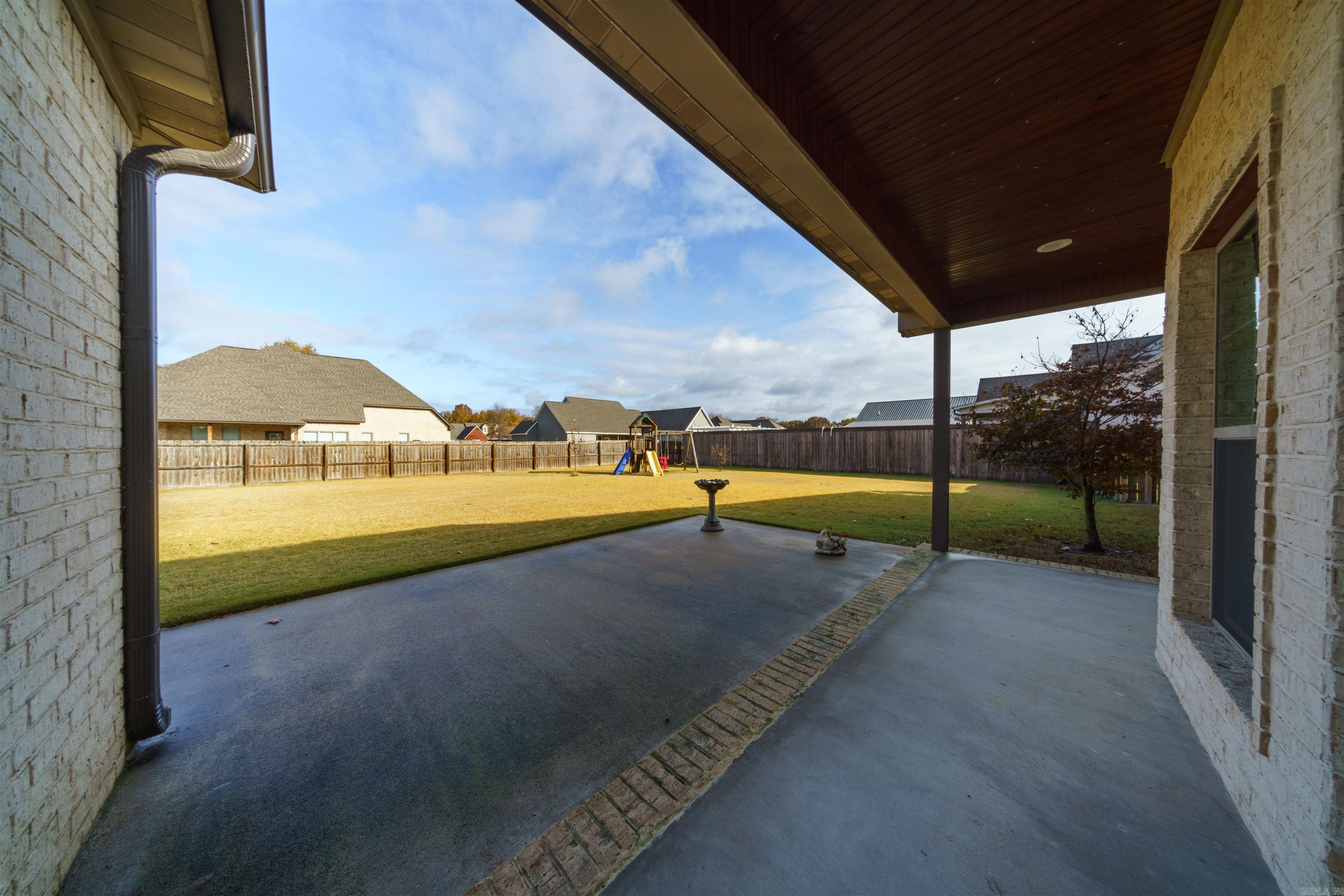 COUNTRY CLUB ESTATES - Residential