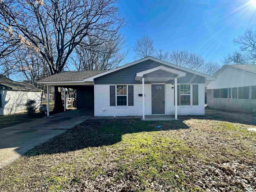 Cute, affordable, low maintenance home on a slab. Updated and remodeled - all new kitchen, all new bathroom, new floors in bedrooms, new fixtures, fresh paint, new windows, and new roof! Call your favorite REALTOR® and schedule your private showing.