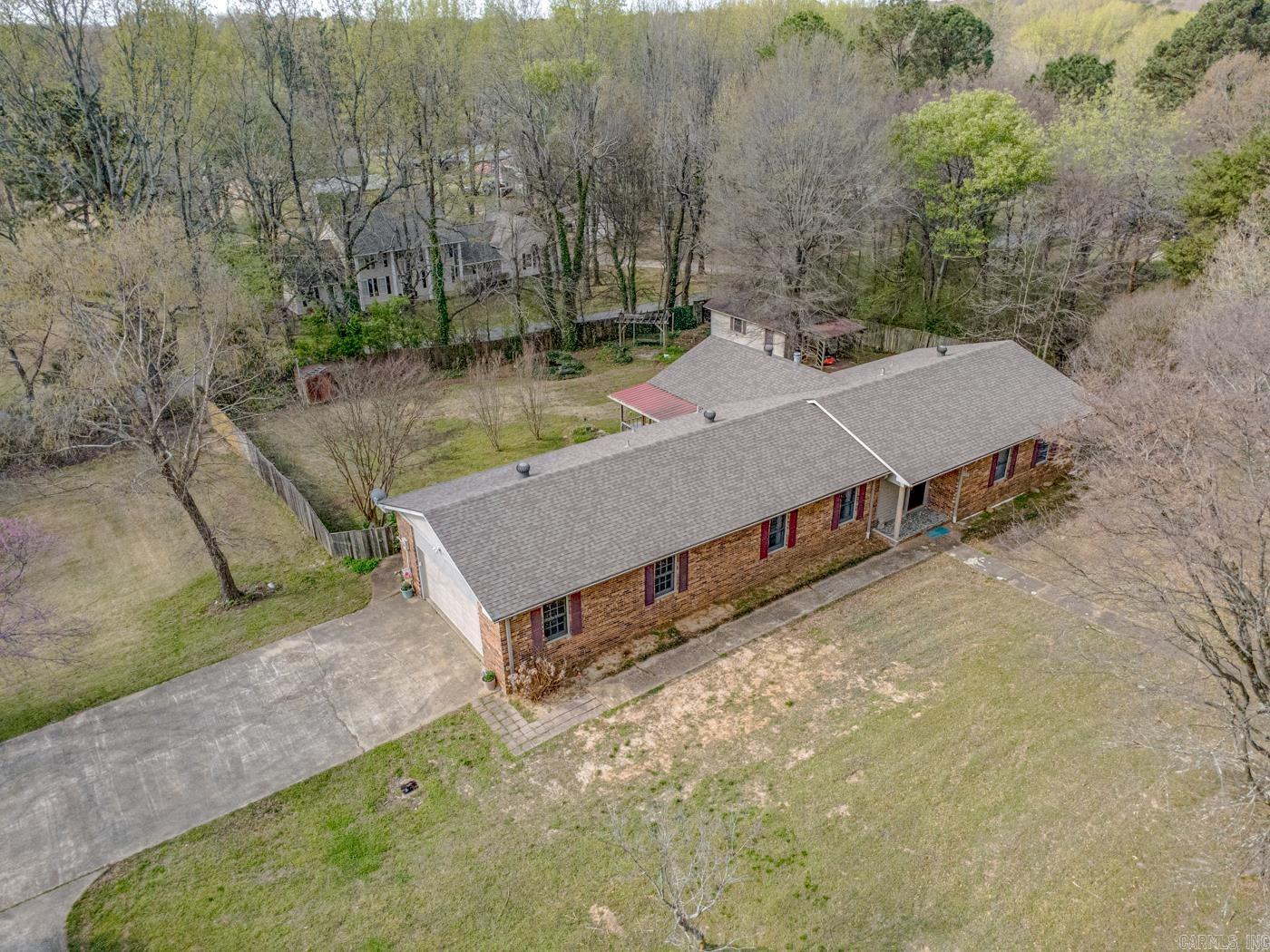 COUNTRY MANOR - Residential