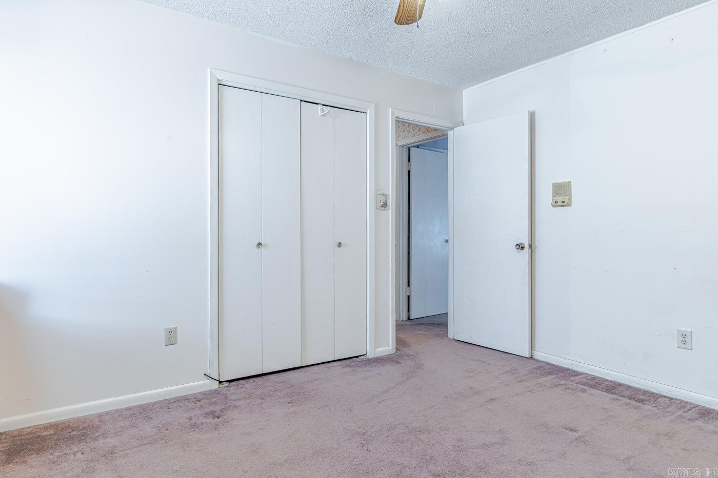 COUNTRY MANOR - Residential