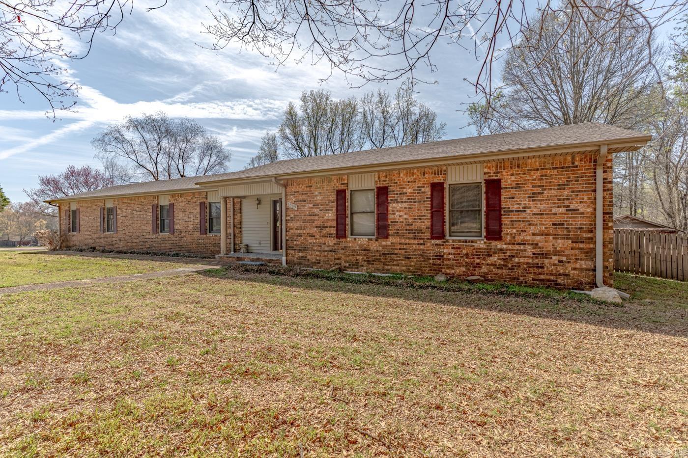 COUNTRY MANOR - Residential