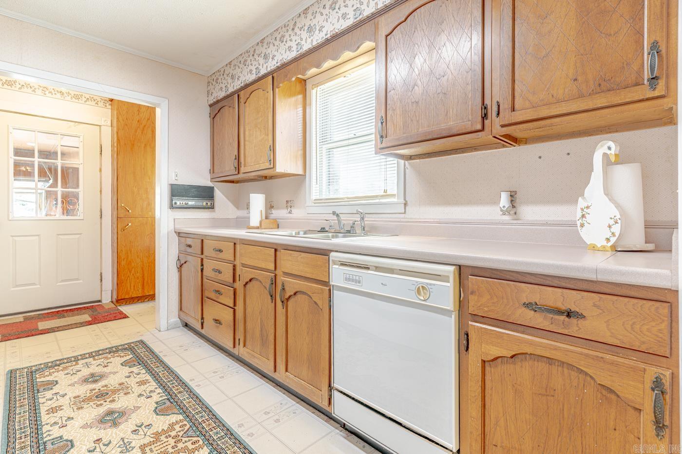 COUNTRY MANOR - Residential