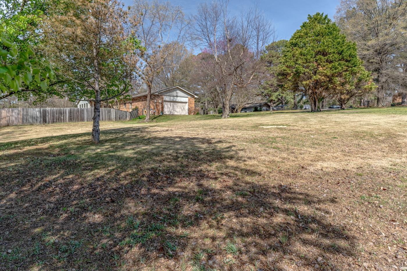 COUNTRY MANOR - Residential