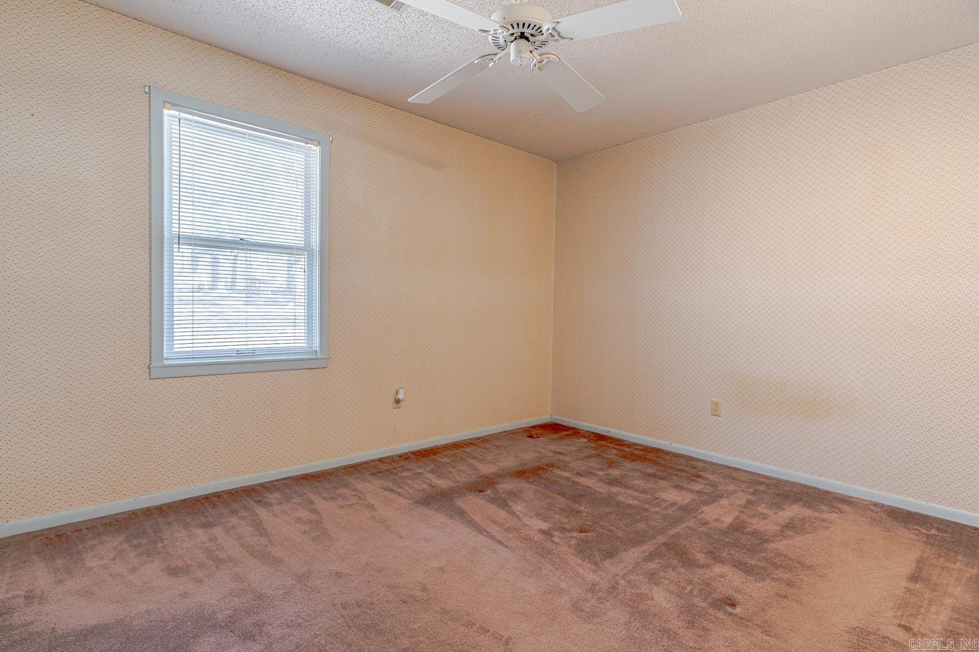 COUNTRY MANOR - Residential