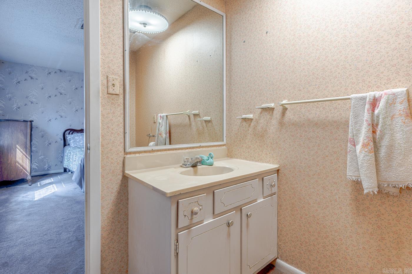 COUNTRY MANOR - Residential