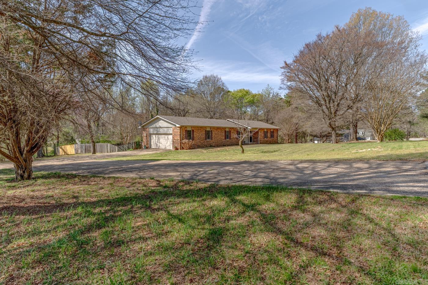 COUNTRY MANOR - Residential