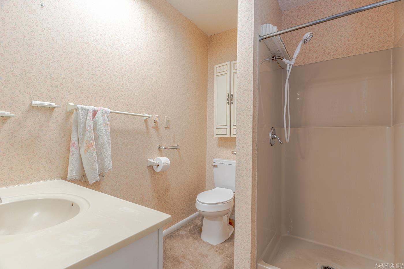 COUNTRY MANOR - Residential