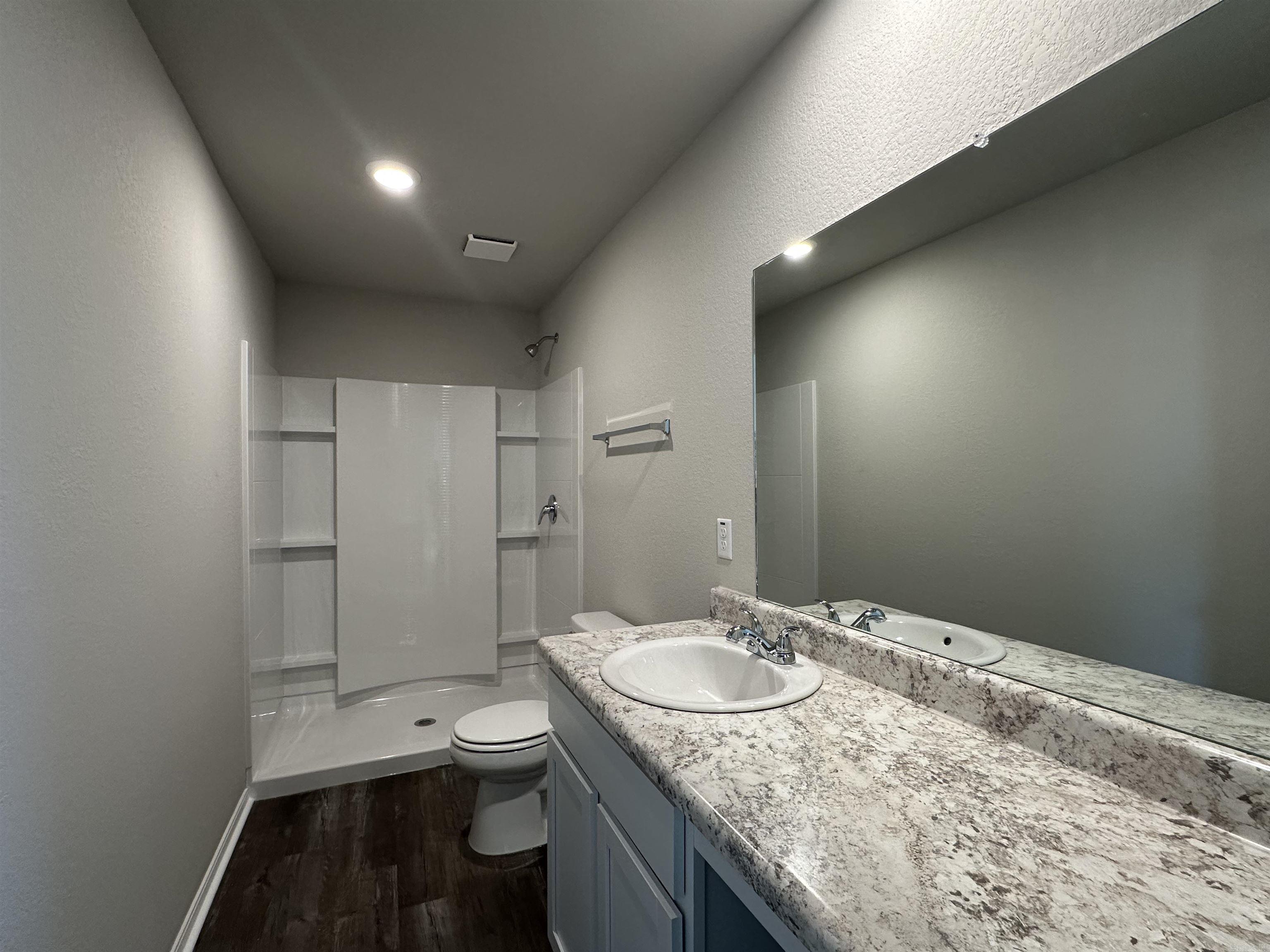 COUNTRY CLUB OF ARK THE - Residential