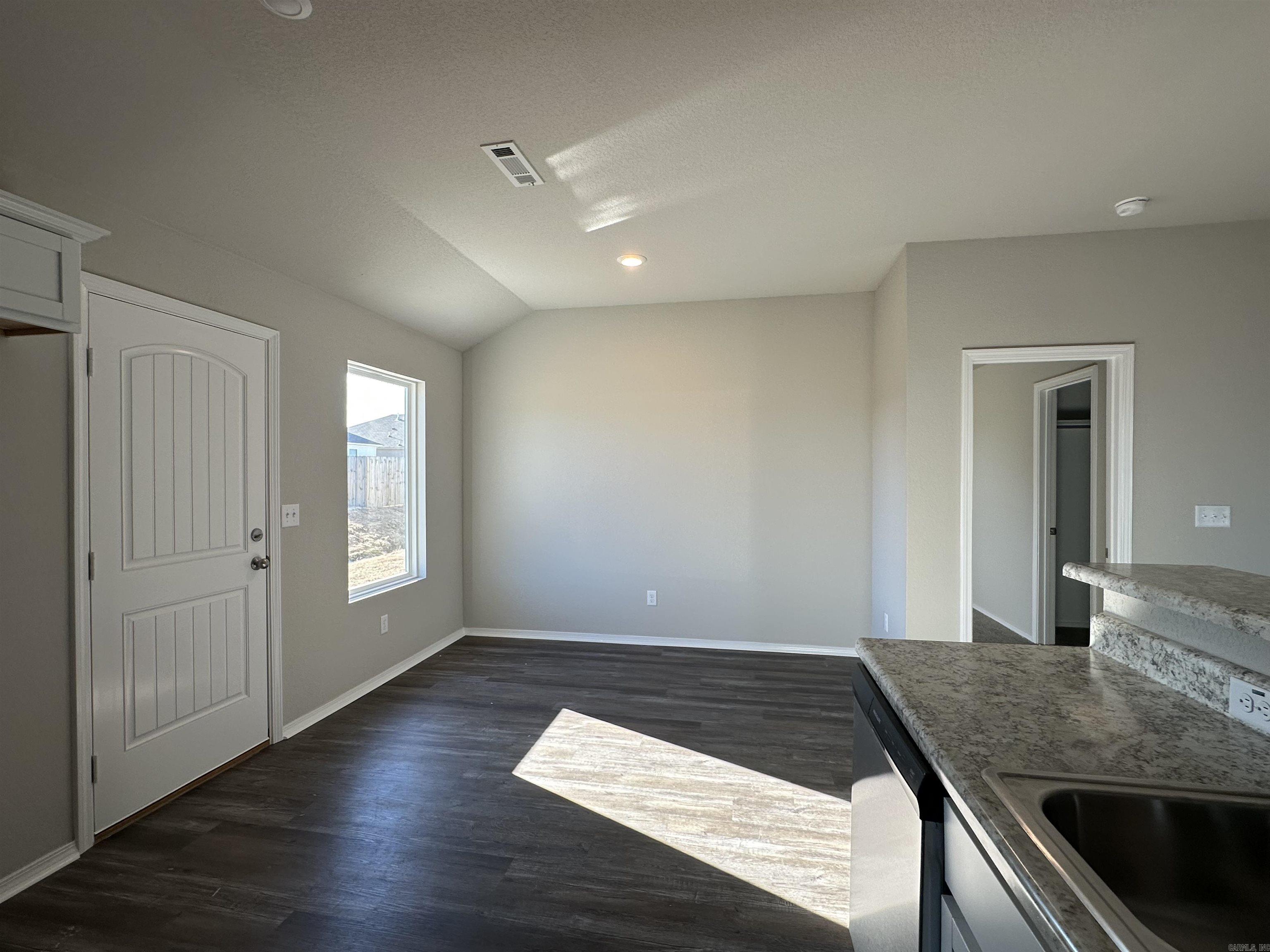 COUNTRY CLUB OF ARK THE - Residential